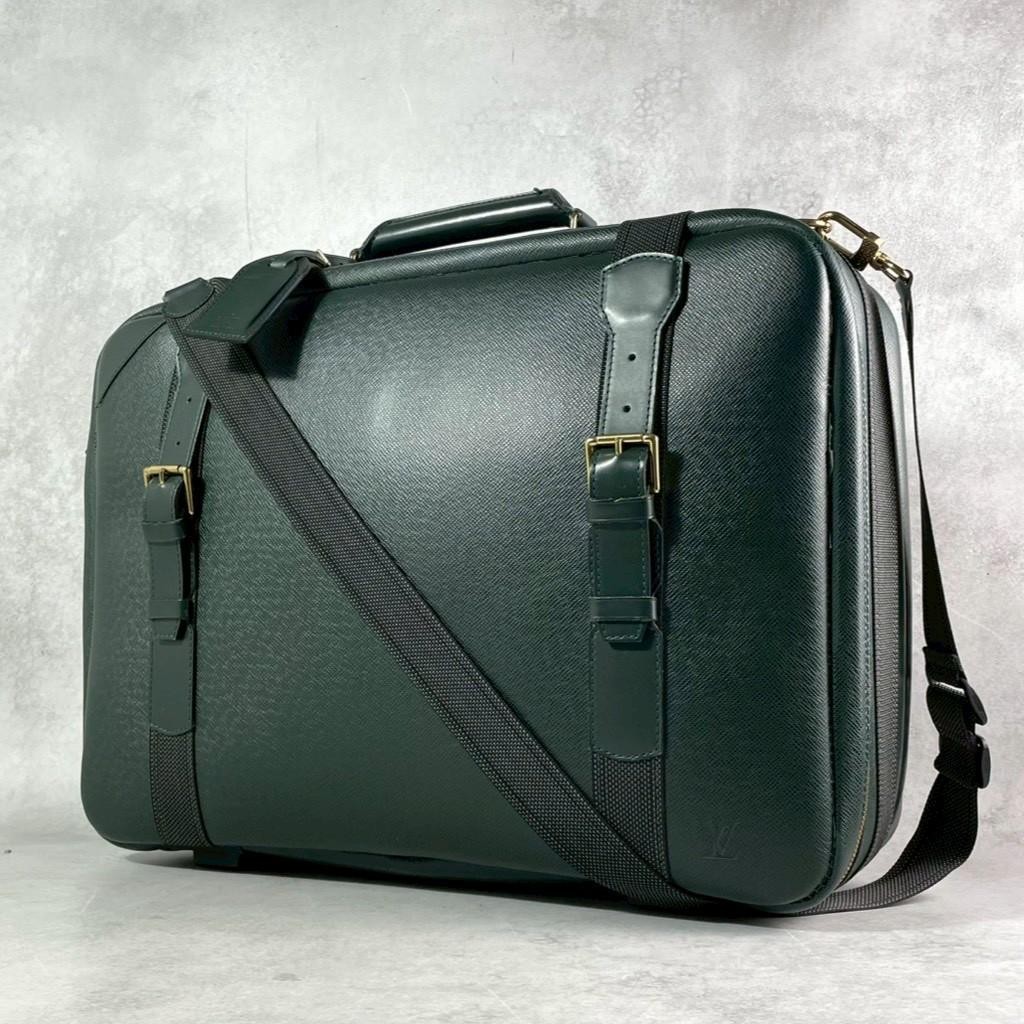 Louis Vuitton Taiga Satellite 53 2Way Boston Bag Dark Green Leather Excellent