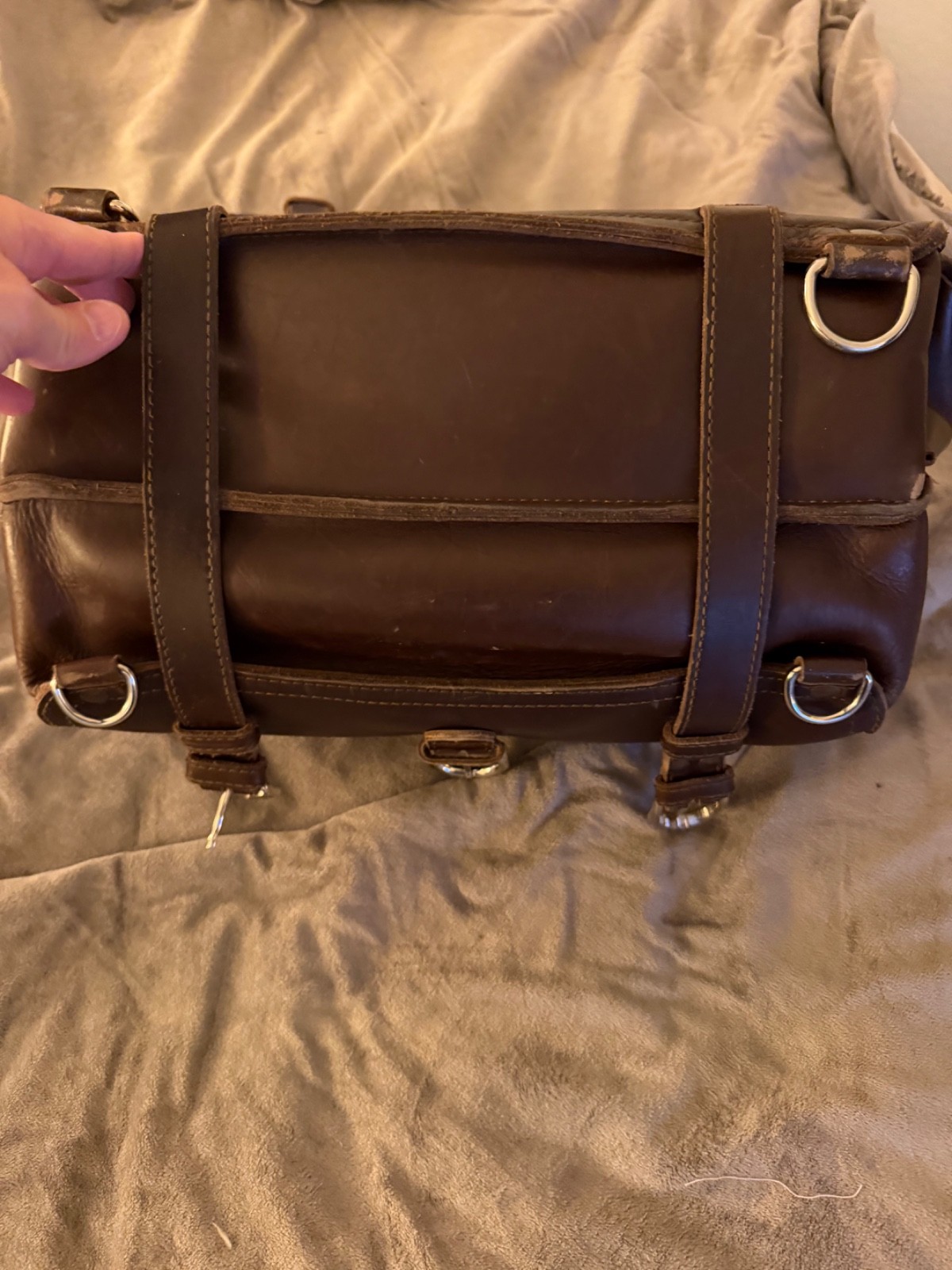 Saddleback Leather Large Classic Briefcase – dark coffee brown- With Strap