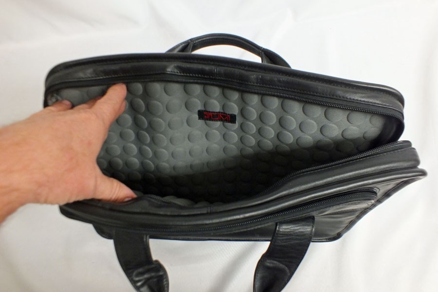 Vtg Tumi Alpha Padded Leather Laptop Organizer Briefcase Attache Black Case 16″