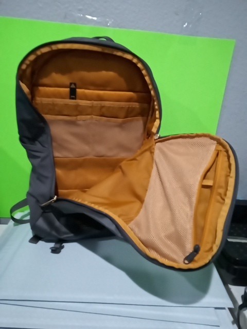 The North Face Black Backpack Commuter Sleek Fashion Good Condition
