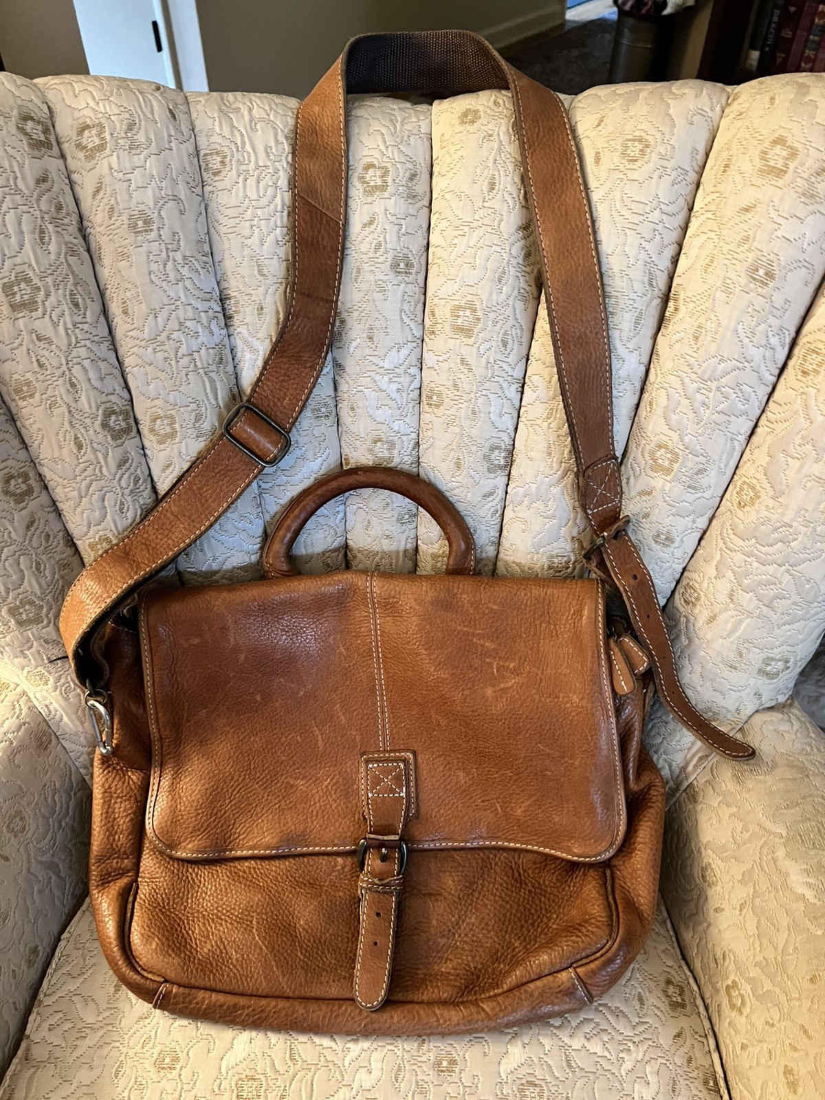 Vintage Leather LL Bean Messenger Bag Shoulder Strap Handle Interior Pockets