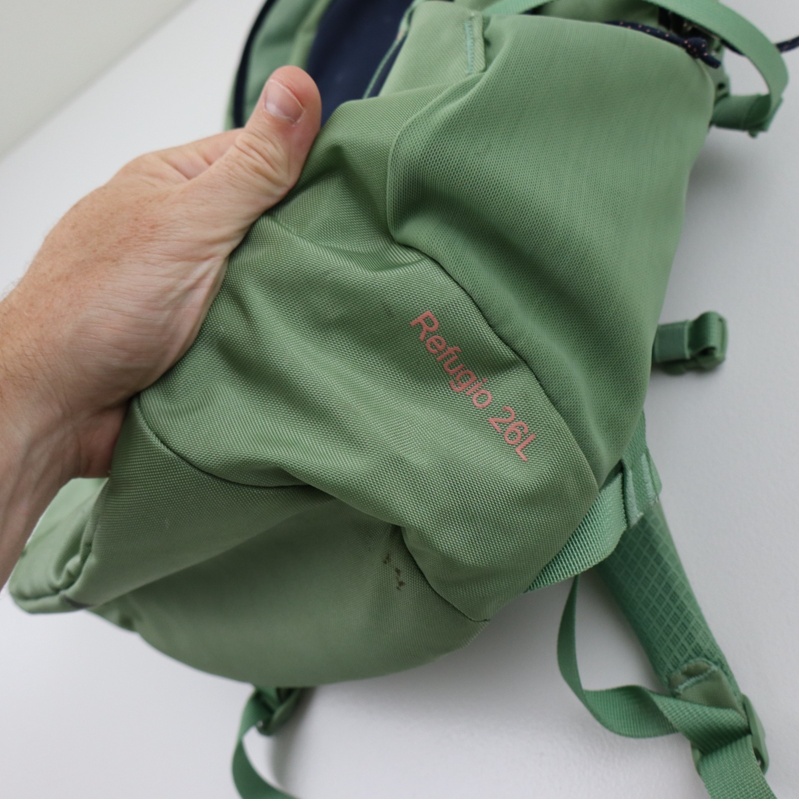 Patagonia Refugio 26L Womens Backpack Green Laptop Bag Daypack Hiking School
