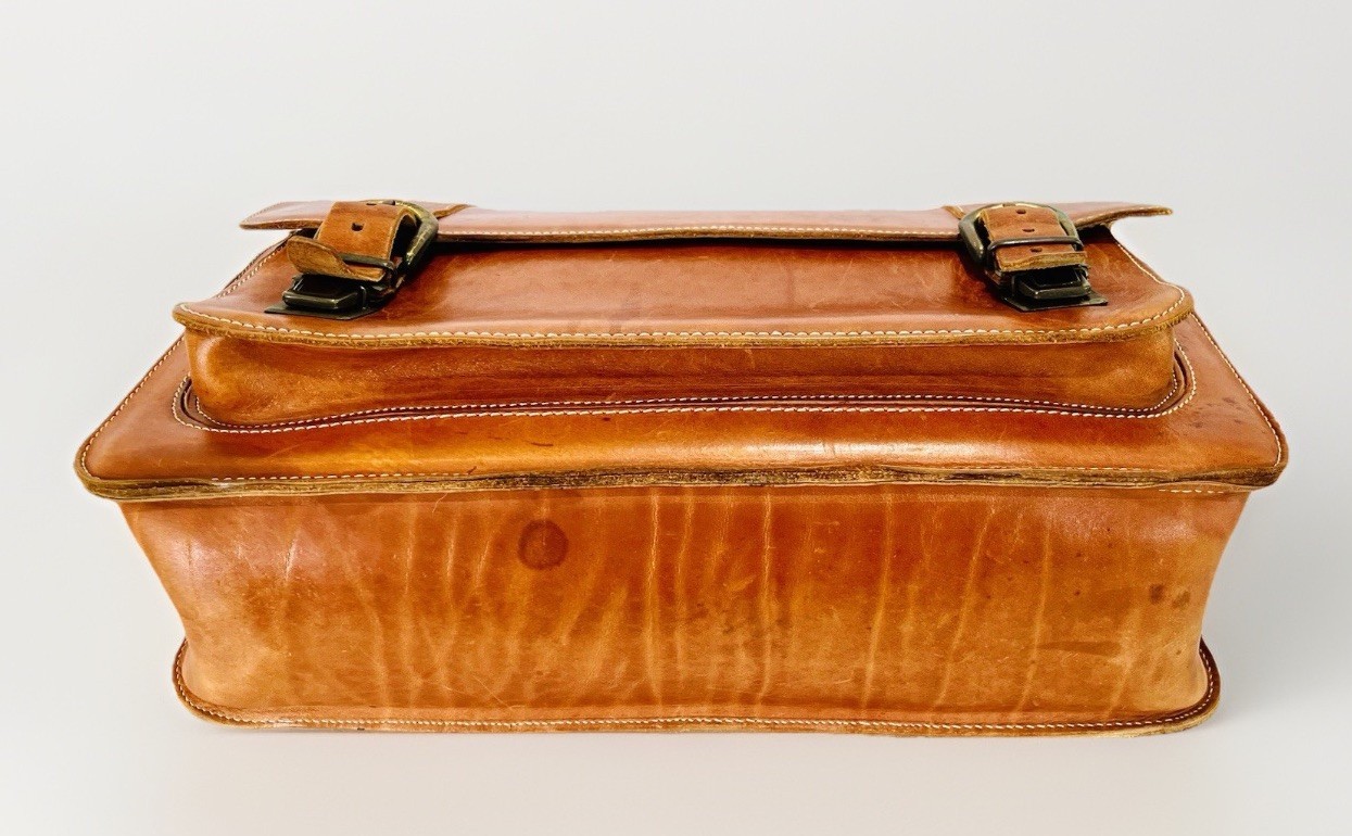 VTG Cognac Leather Briefcase/Laptop Bag w/5 Pockets By Naturally Yours-Greece