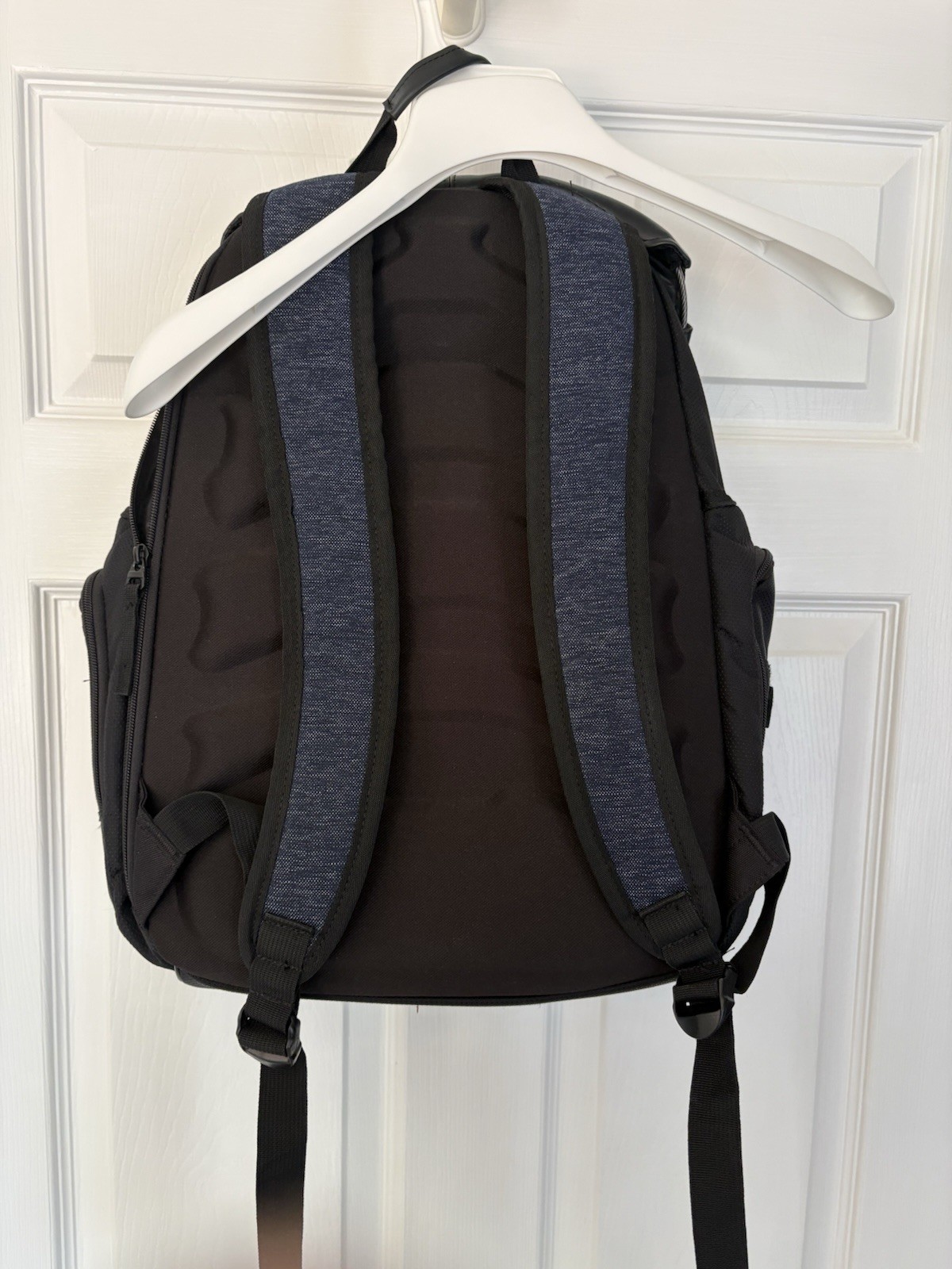 OAKLEY BATHROOM SINK BACKPACK Navy Blue Trail Hiking Bag Excellent Condition!