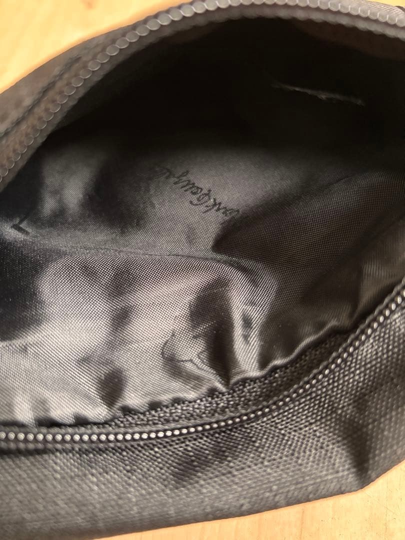 Mark Gonzales Body Bag Black – Pre-Owned Fashion Accessory
