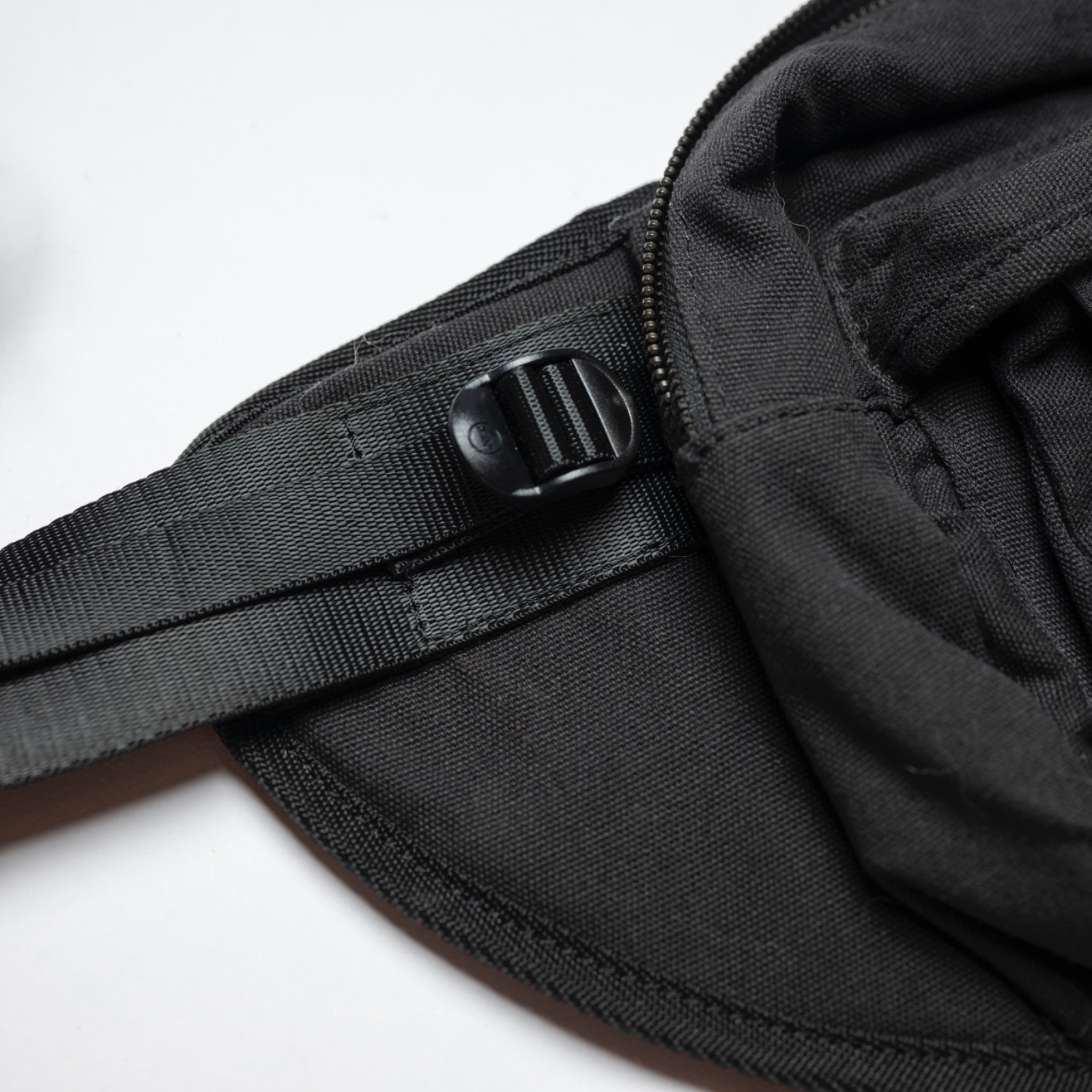 Herschel Supply Co. – Select Series – Crossbody Fanny Pack in Black