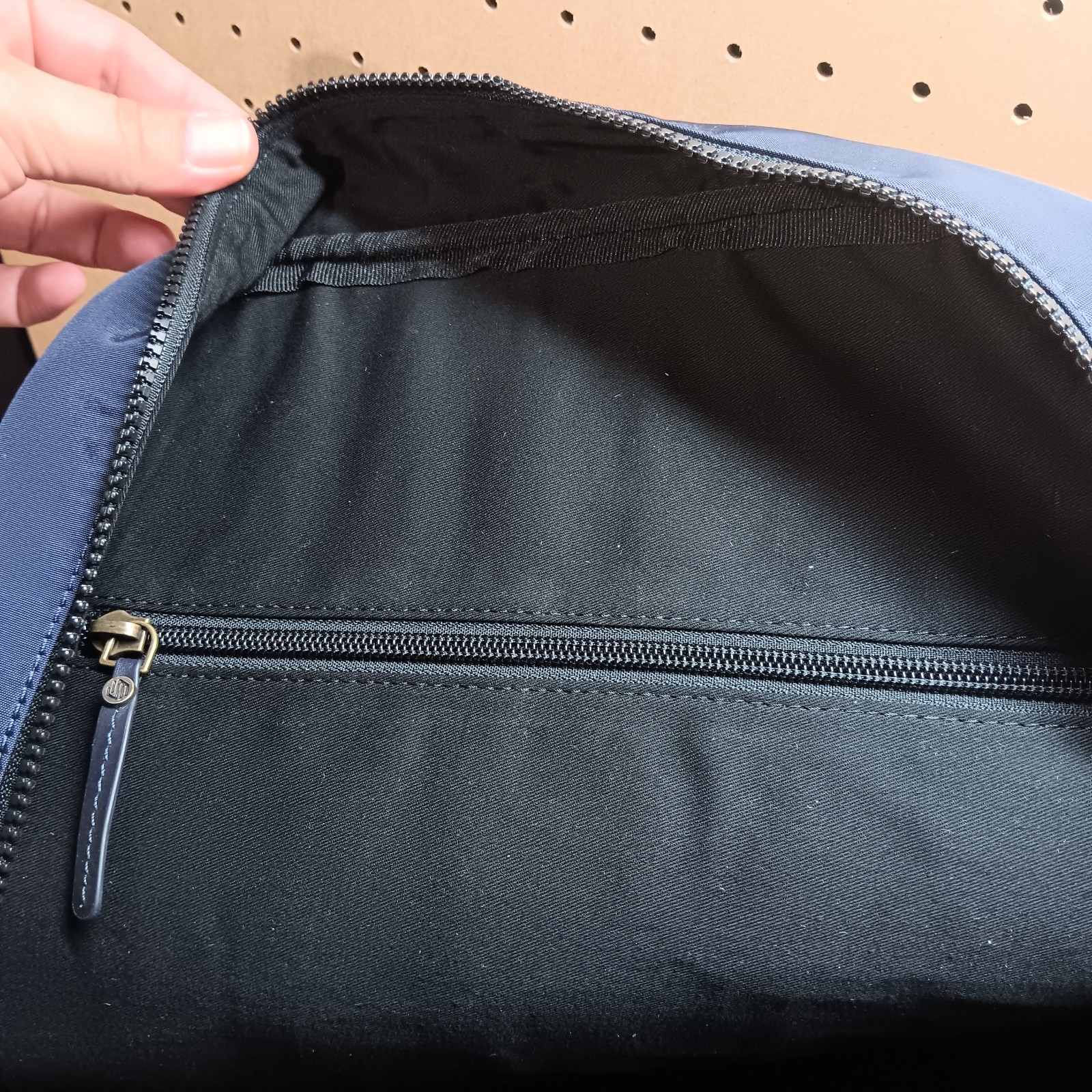 Johnston & Murphy Backpack Navy Blue Nylon Adjustable Straps Pockets New $245