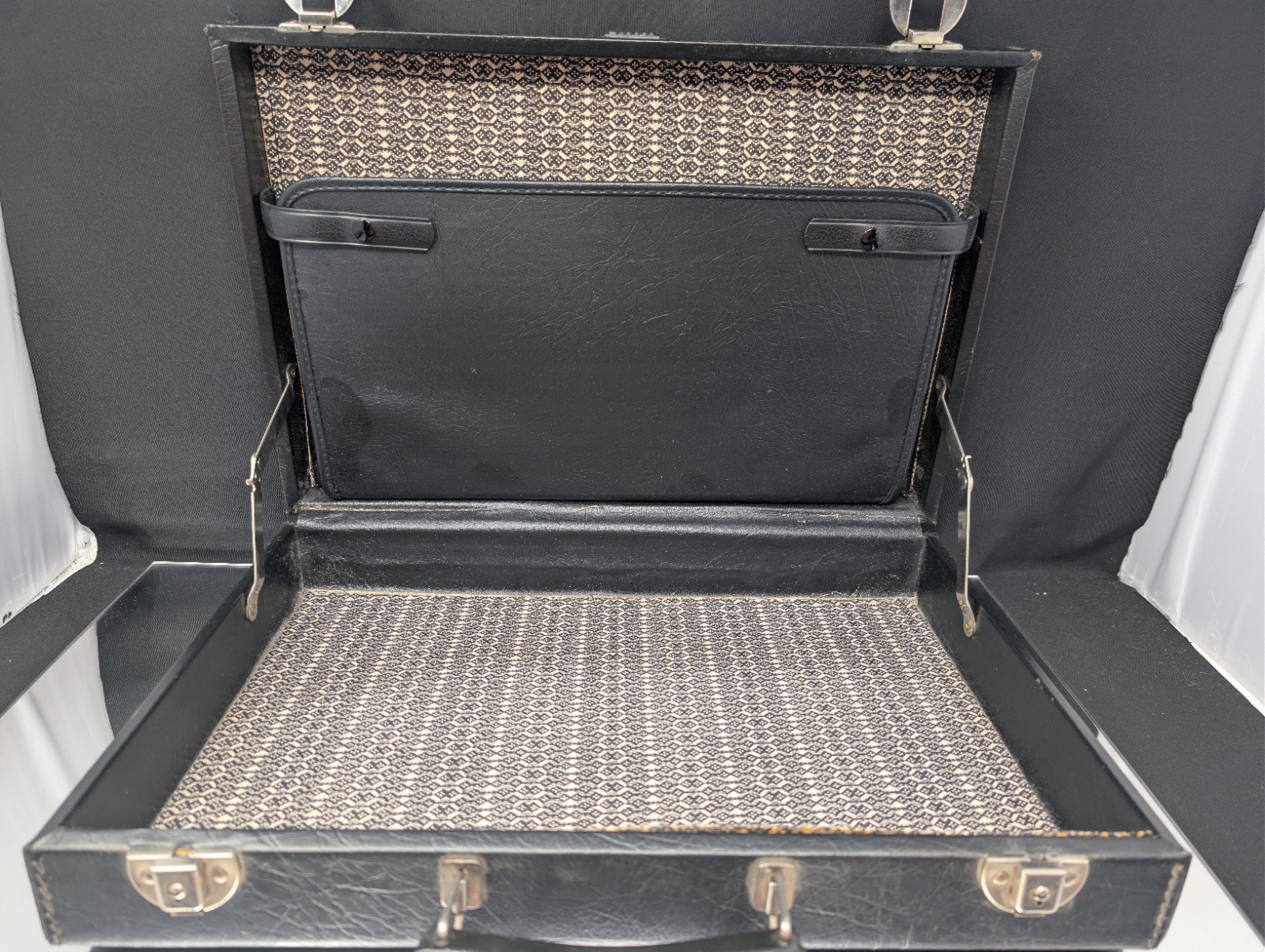 GROOVY! 17″ Stebco 1970s Black BRIEFCASE Document Bag TUFIDE Leatherette VINTAGE