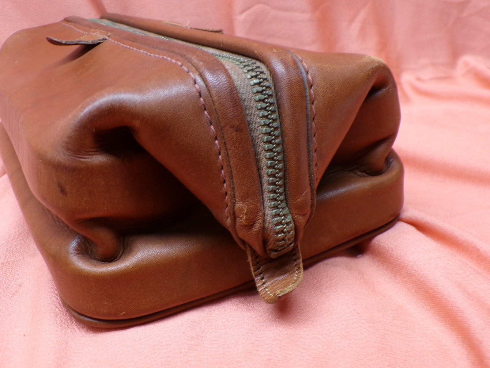 Vintage Bosca Brown Leather Utili-Kit Zip-up Toiletry Shaving Bag ~ has damage