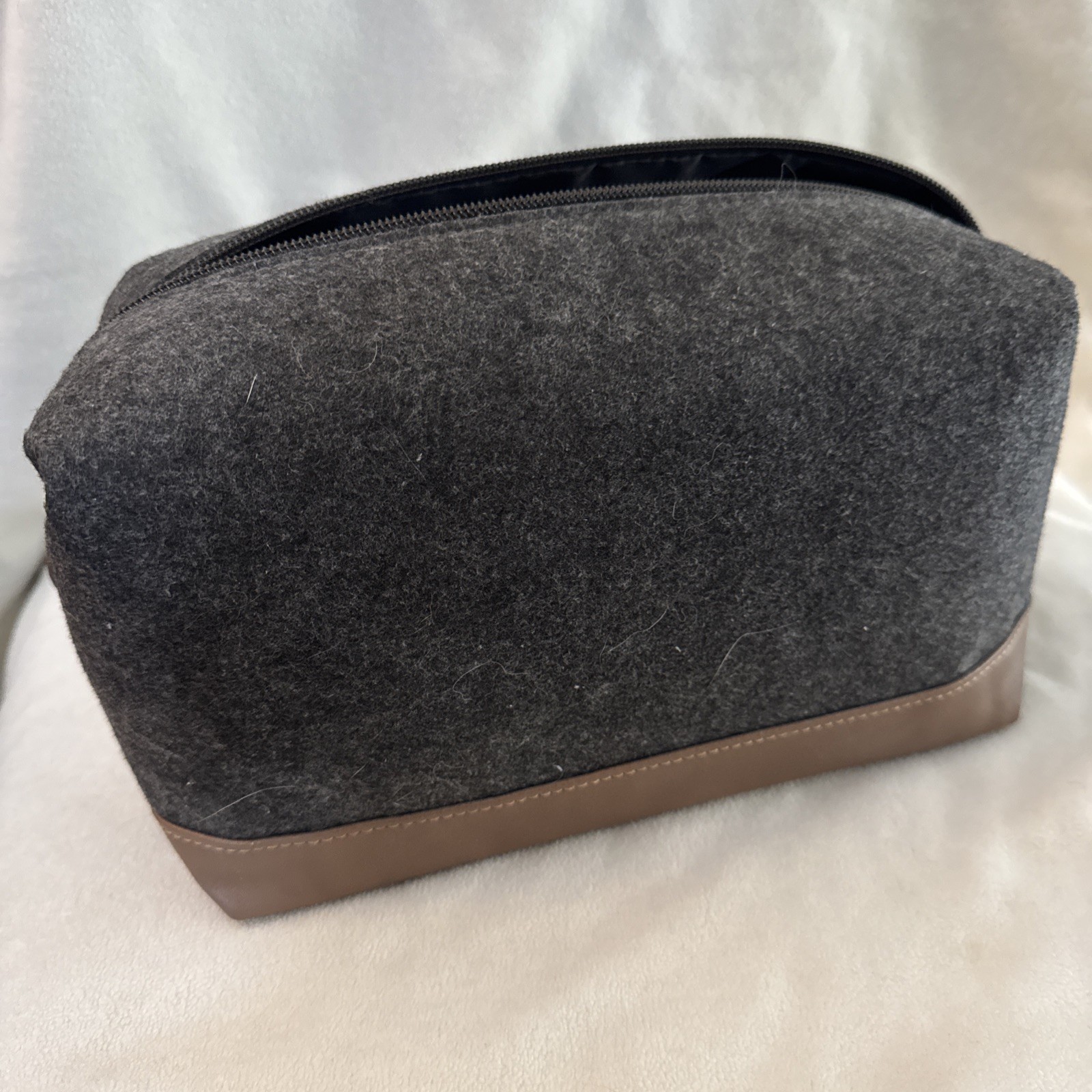 Felt Wool Canvas Faux Leather Dop Dopp Kit Gray Toiletry Travel Bag Makeup Pouch