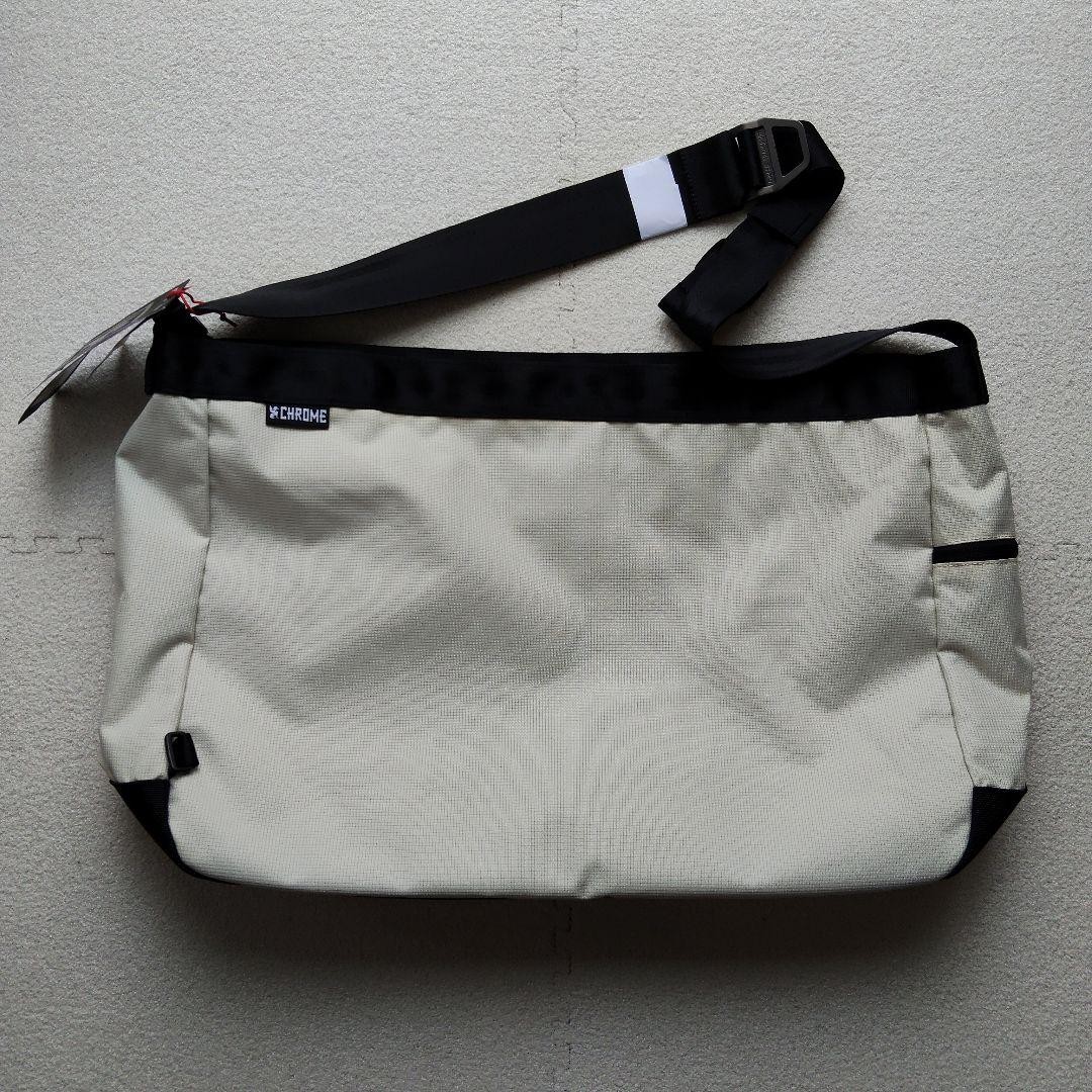 CHROME Newspaper Messenger Bag White 26L New Authentic Mens Shoulder Bag