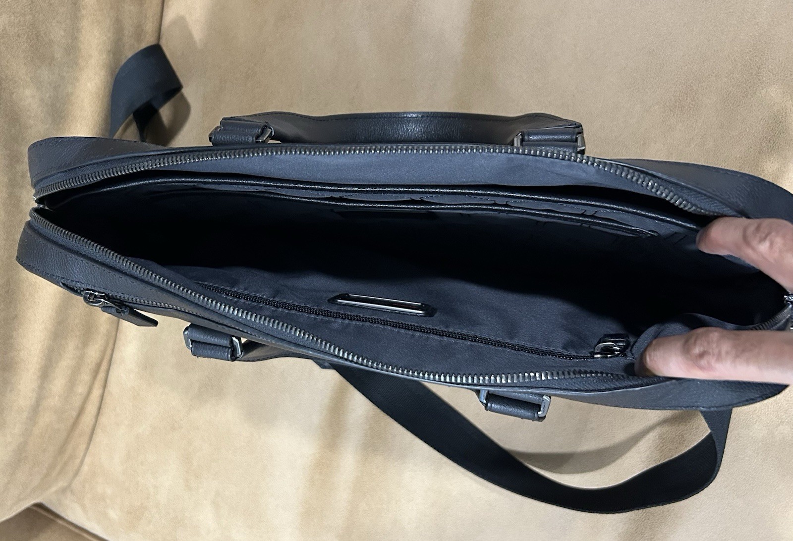 NWOT Tumi Harrison Sycamore Brief in All Black Leather. Never Used! MSRP: $795!