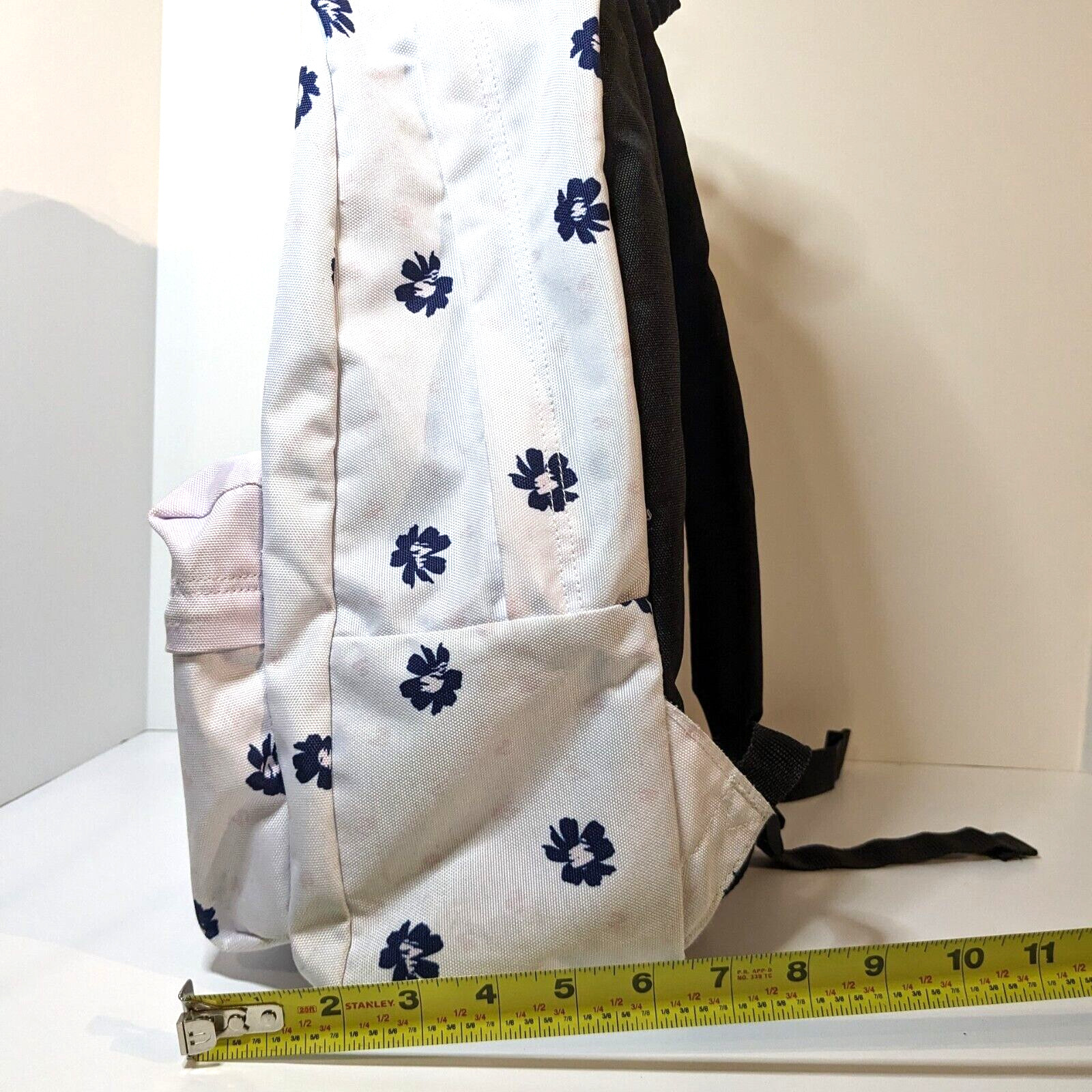 Vans Backpack Off The Wall White Floral, Big Patch Skateboard Logo, Padded Strap