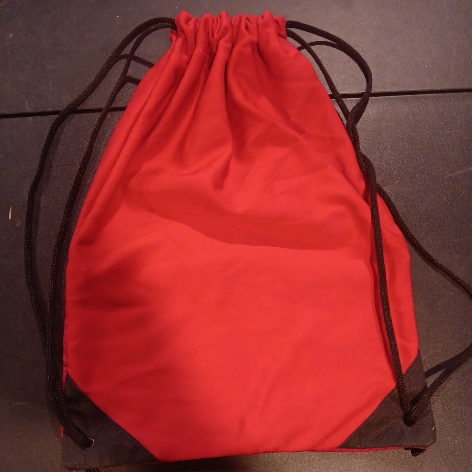 Mizuno Drawstring Throw Bag w zipper pouch red