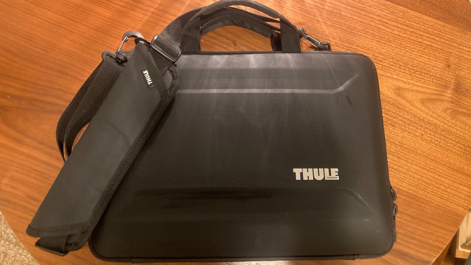 New THULE laptop bag 16″