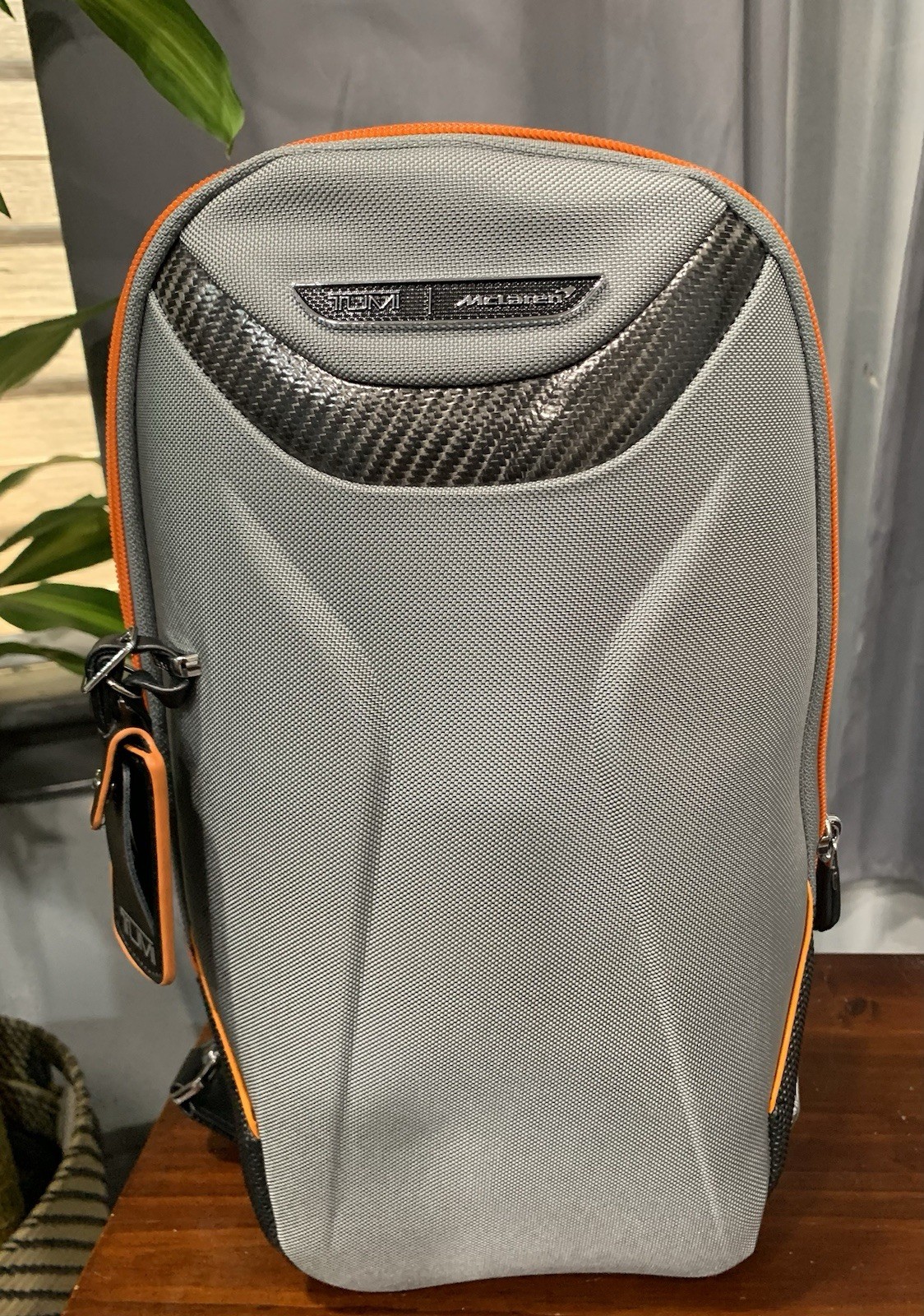 Tumi McLaren Torque Sling Bag Súper Gray