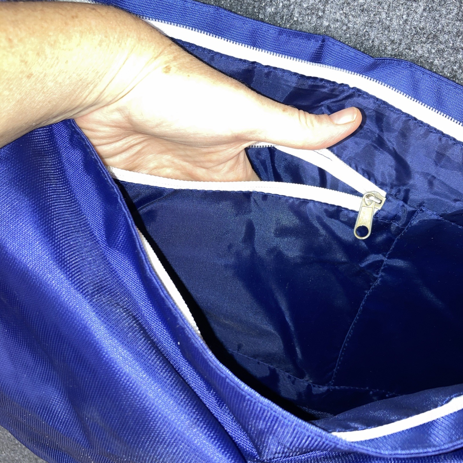 Lacoste Live Parfums Royal Blue Shoulder Messenger Bag EUC