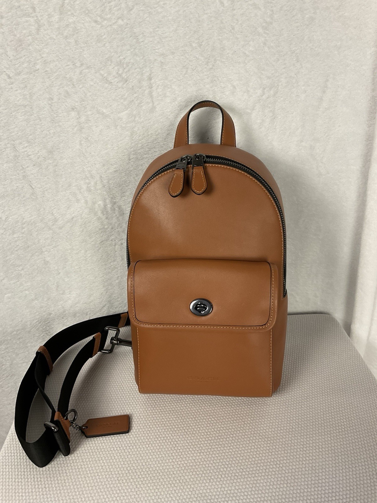 COACH Small Turnlock Sling Pack Smooth Leather CBI24 Tan Preloved