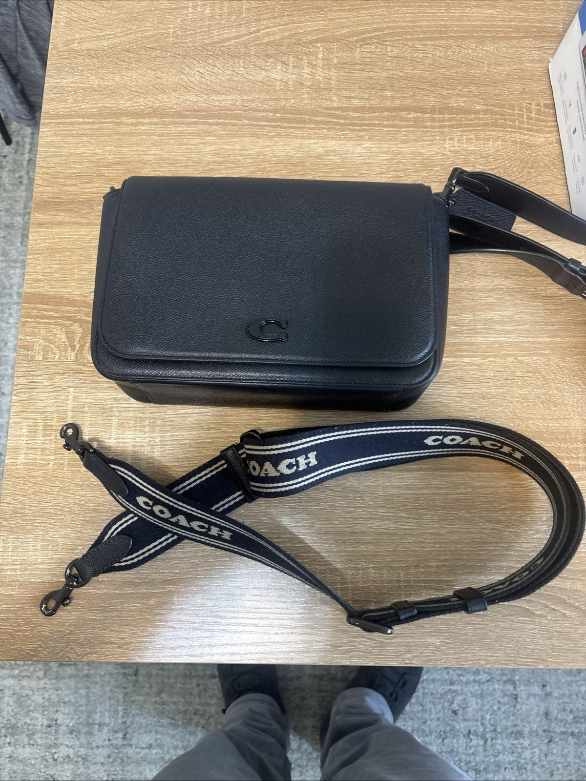 Coach Black Messenger Bag Adjustable Strap Inner Pockets No. B2344- CJ843