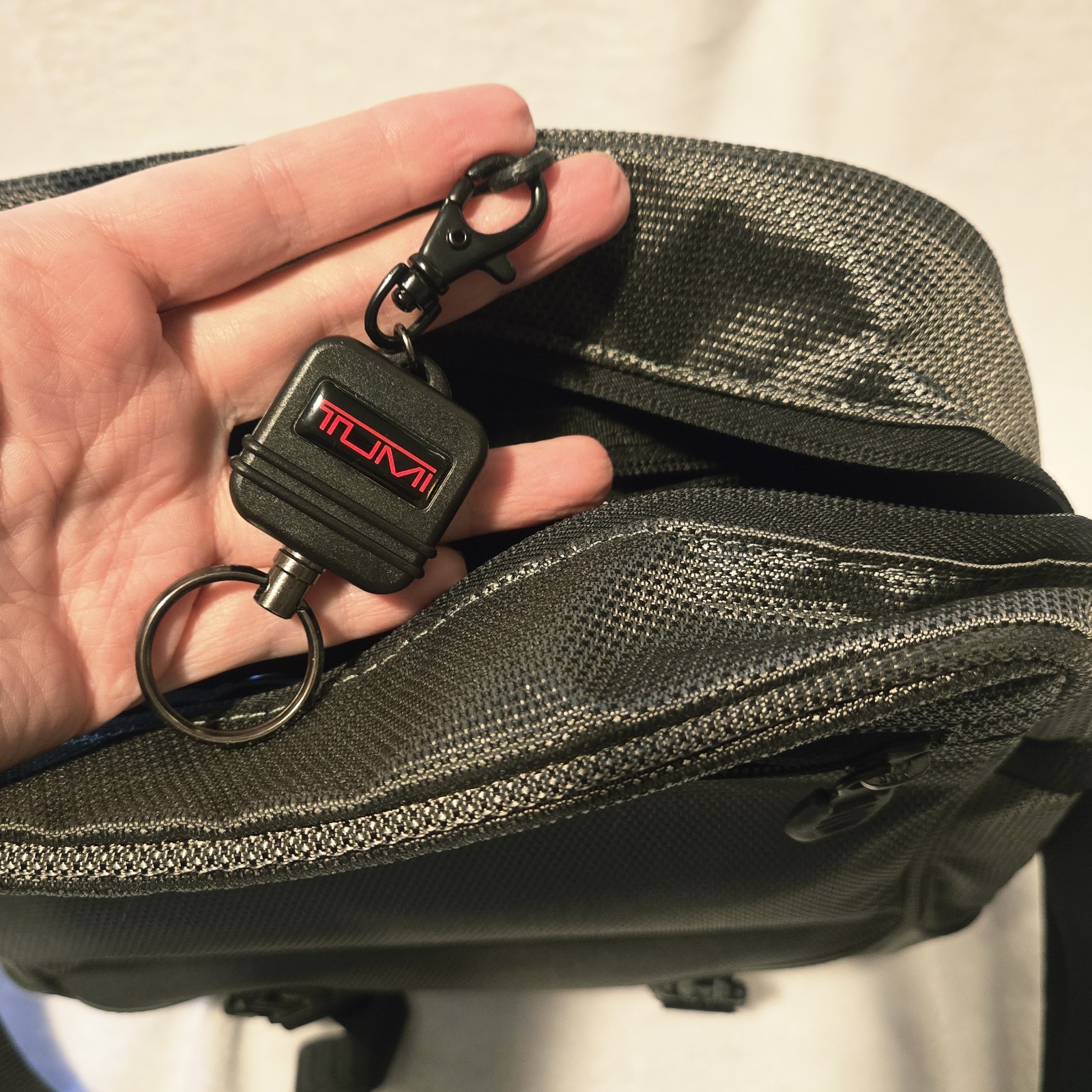Tumi T Tech Green Black Expandable Buckle Nylon Sling Shoulder Travel Work Bag