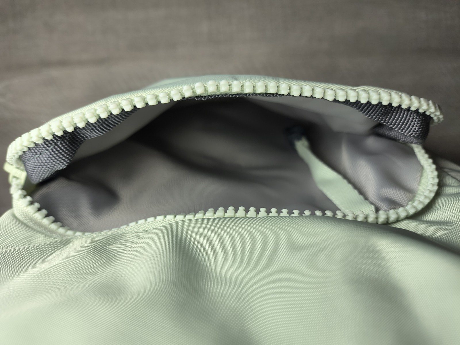 Adidas / ESSENTIALS 2 SLING CROSSBODY Bag / Linen Green / IU9276 / Unisex