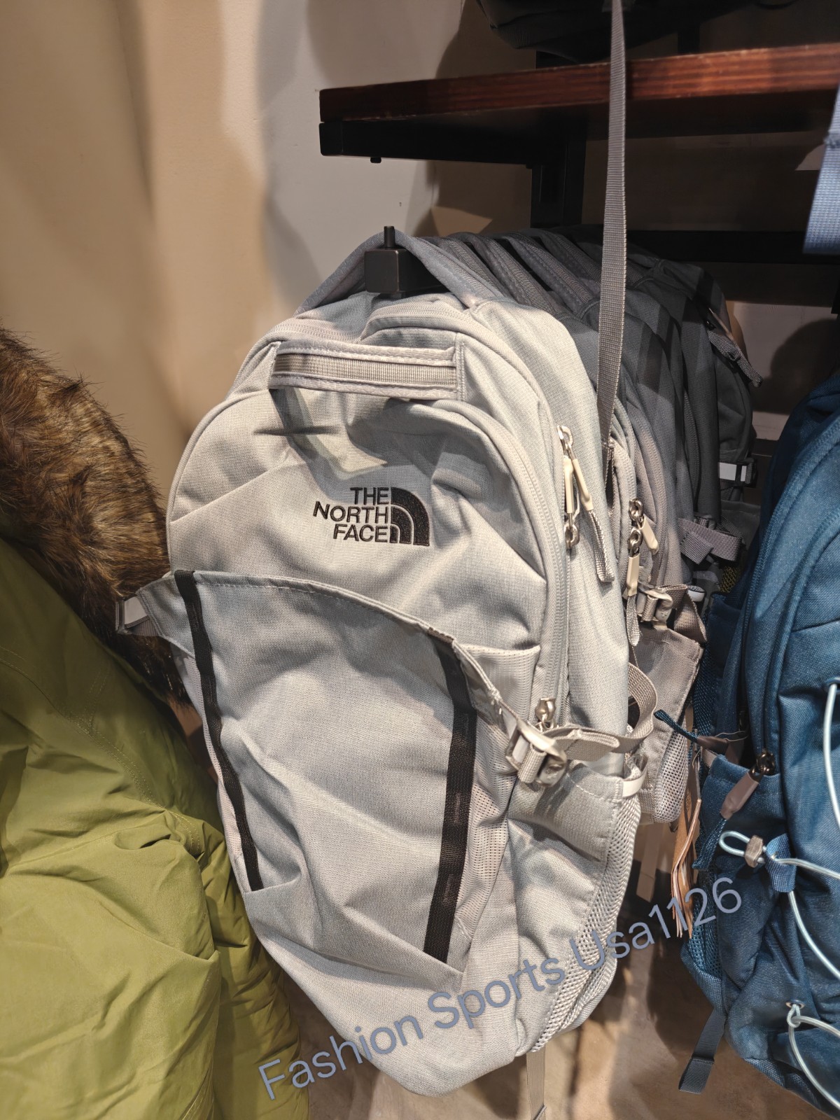 THE NORTH FACE Backpack Daypack Pivoter 30L 15 inch Mid Gray Dark H NM82461 New