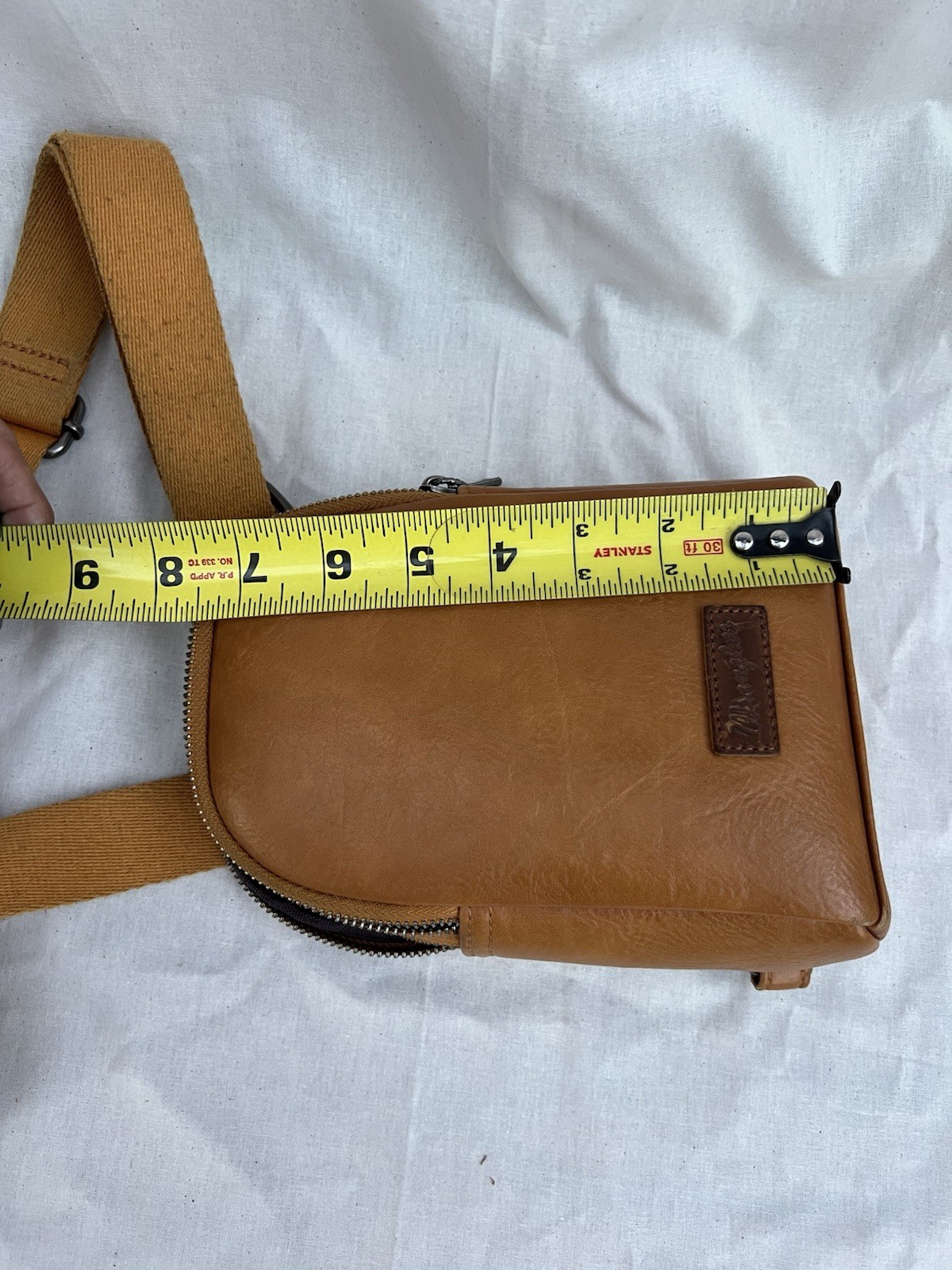 Wrangler Camel Brown Crossbody Bag Zip Closure Adjustable Strap w/ Outer Pockets
