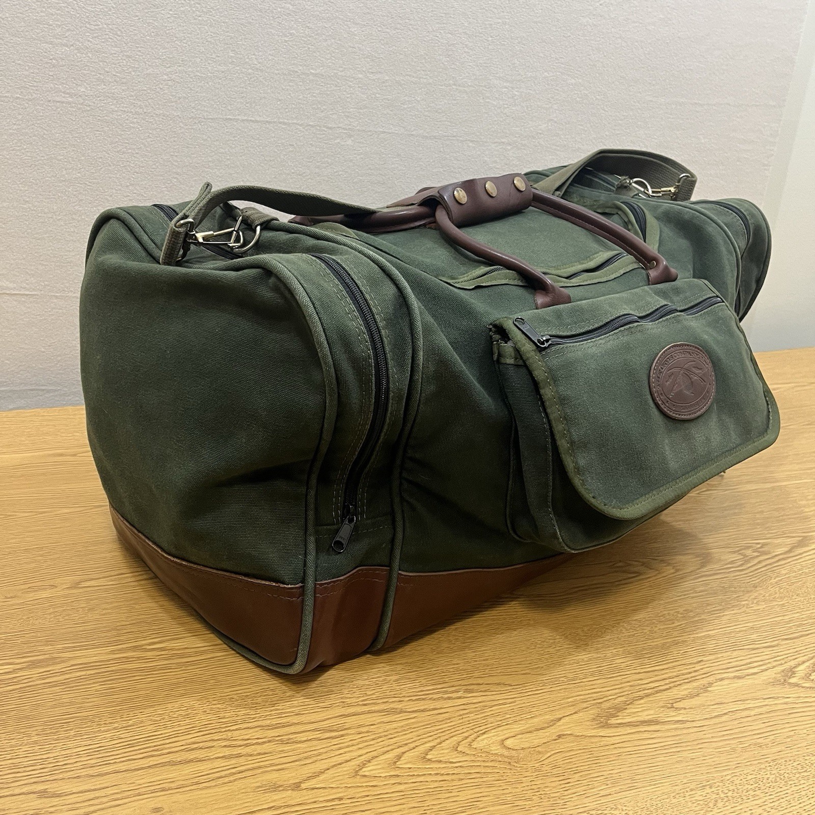 Vintage Orvis Battenkill Green Canvas 24x12x12 Duffel Bag Leather Trim Classic!
