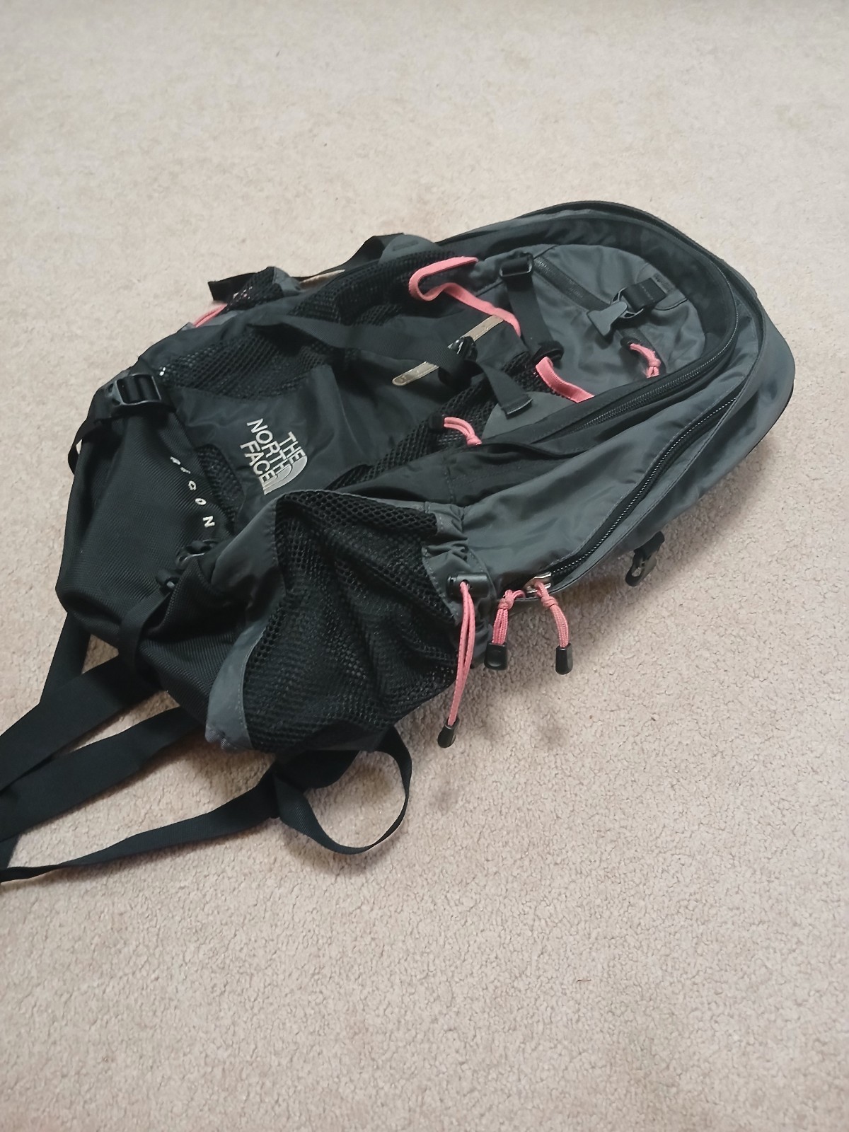The North Face Recon Backpack Black/Grey/Pink Laptop Divider Hiking 2 Straps