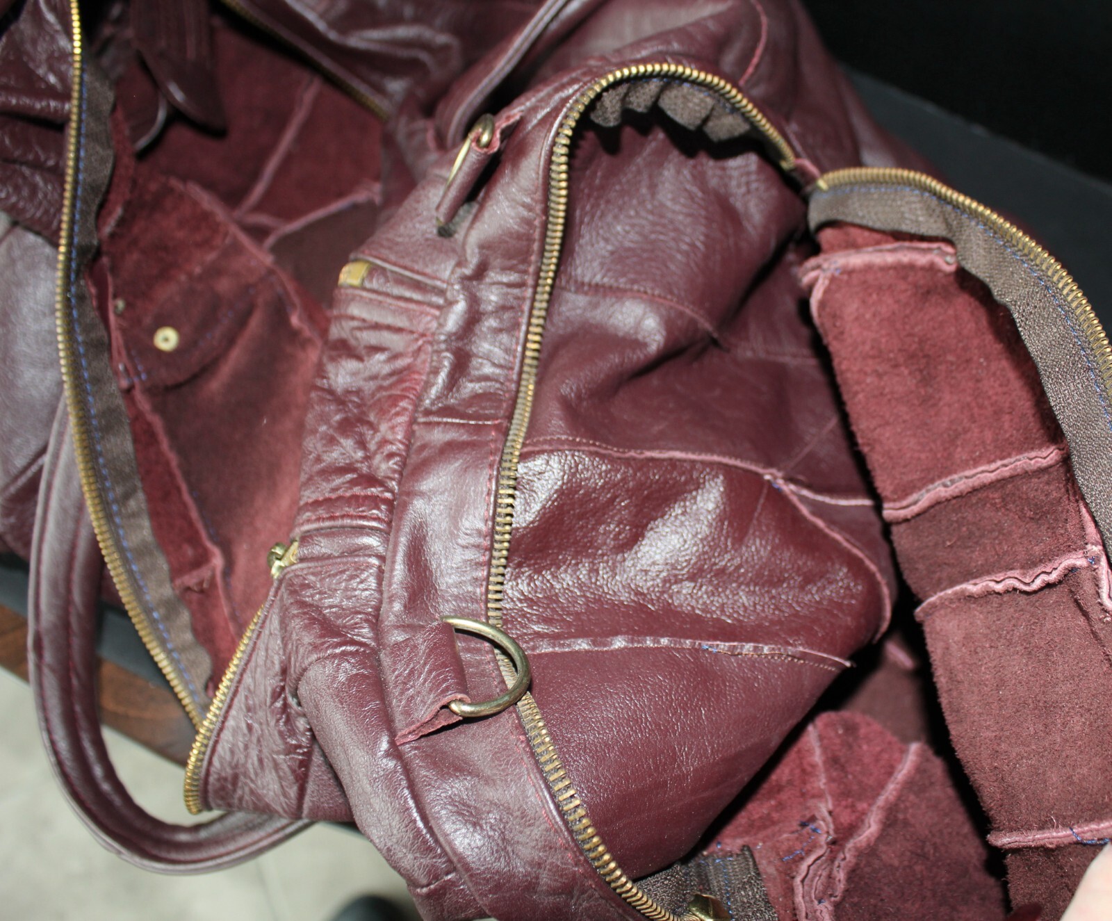 Outback Large Brown 22″ Cab Leather Duffle Bag. Condition Is Very Good.