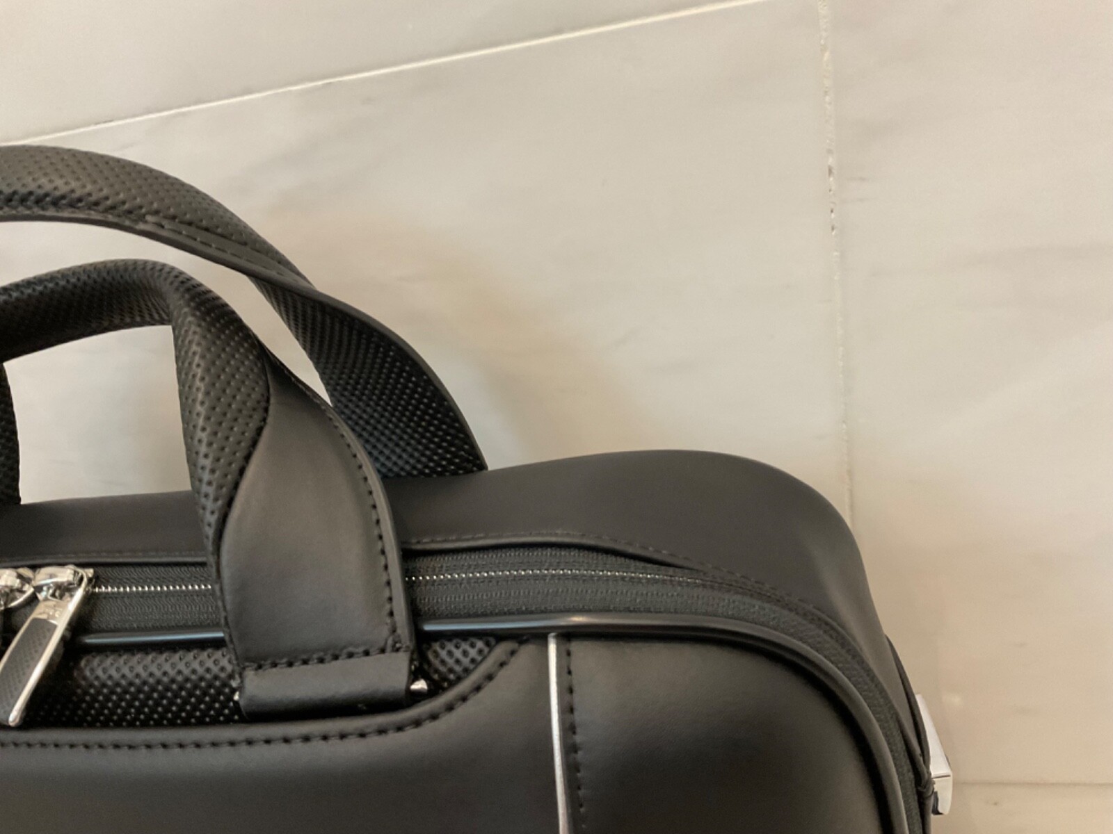 NEW Tumi ARRIVE SADLER 16.0” Brief Laptop Briefcase – 100% BLACK Leather