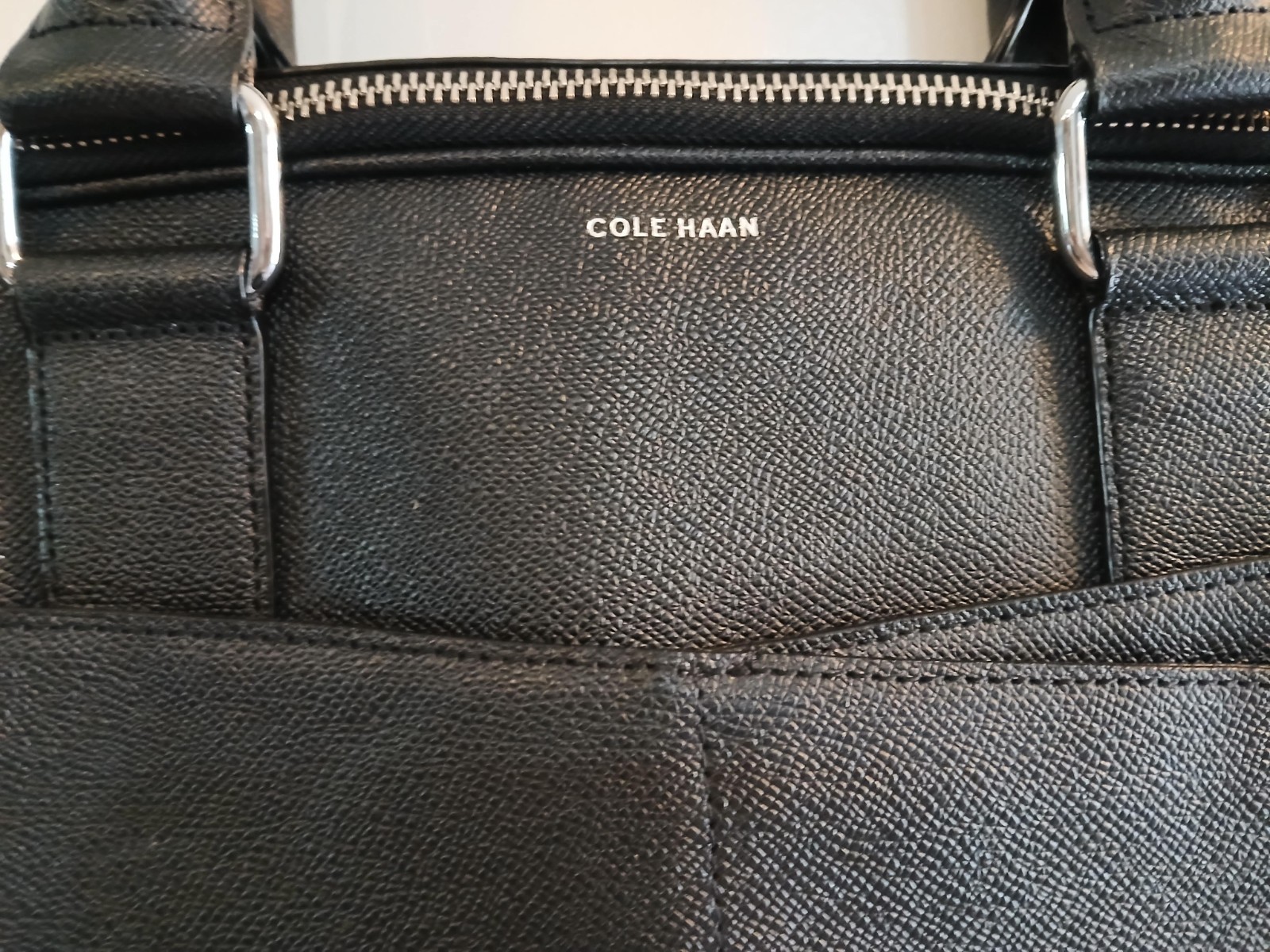 UNISEX COLE HAAN AMERICAN AIRLINES TRAVEL BLACK LEATHER MESSENGER BAG NEW W/ TAG