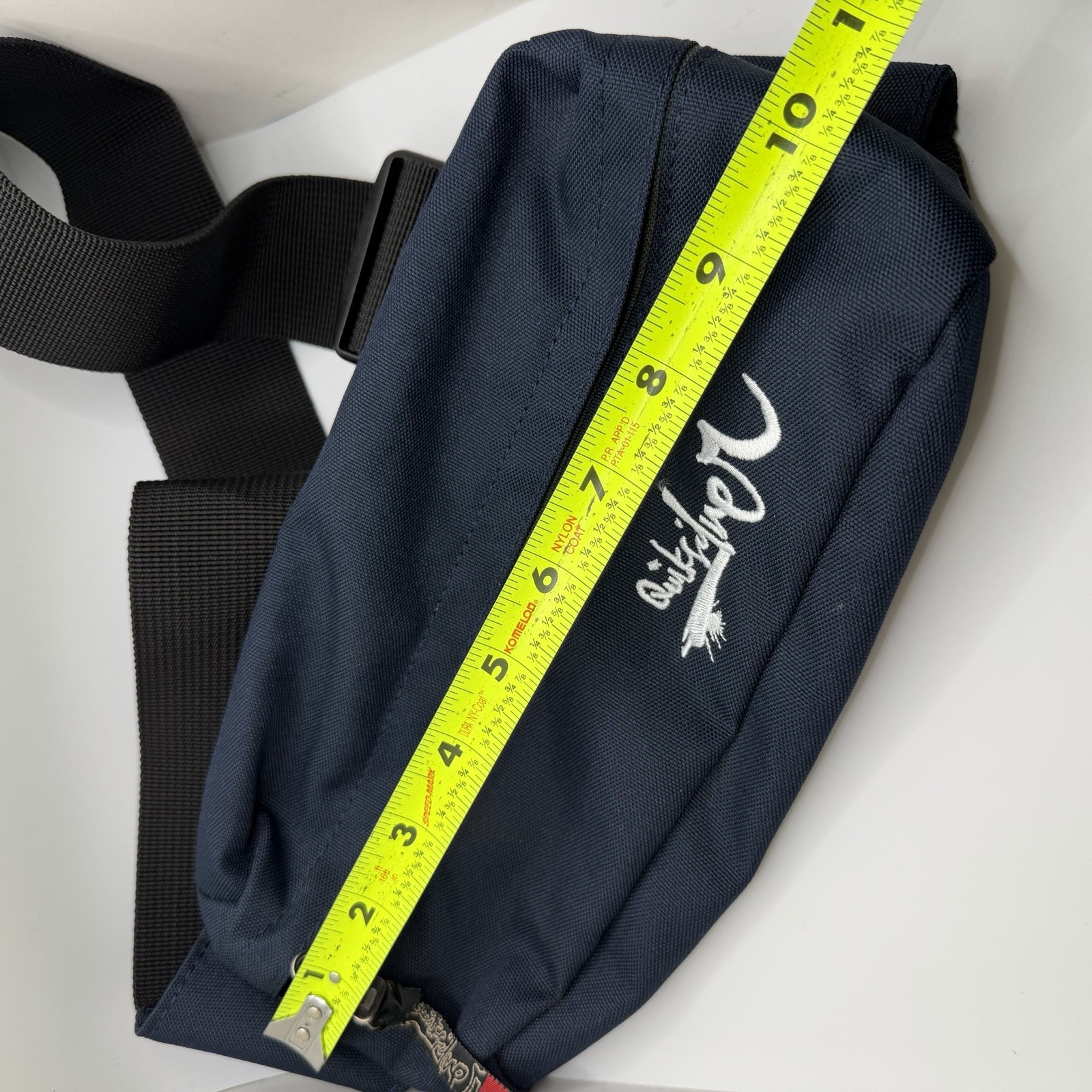 Quiksilver Blue & Black Men’s Belt Bag Fanny Pack Adjustable Strap Outer Pockets