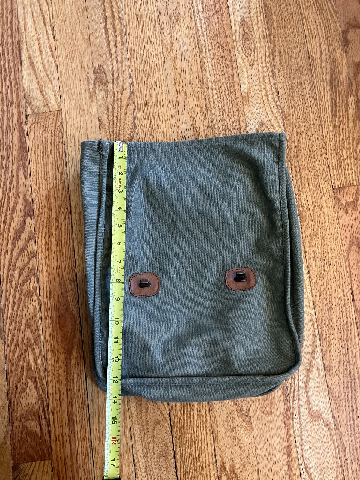 Olive green field bag – good condition – interior pouch with working zipper