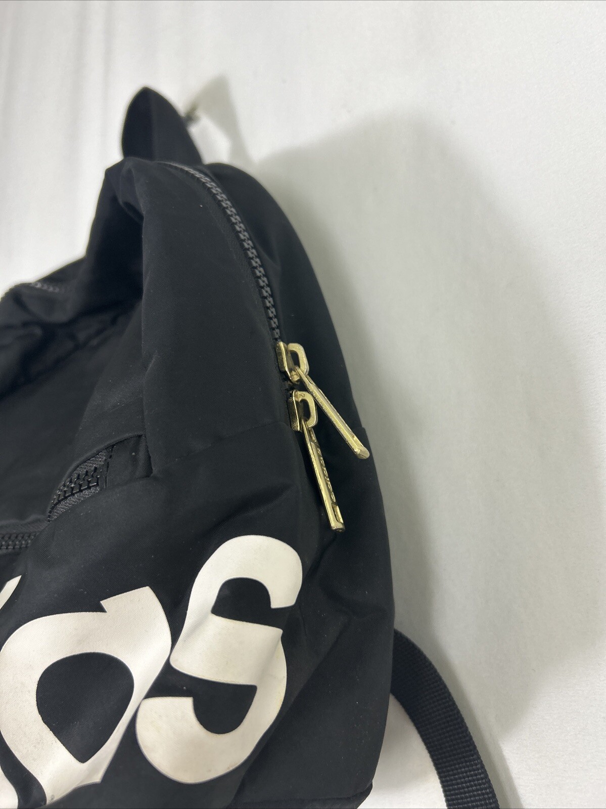 ADIDAS Unisex Linear MINI Backpack Black White 9.5″H x 10″L x 3″W GOLD ZIP