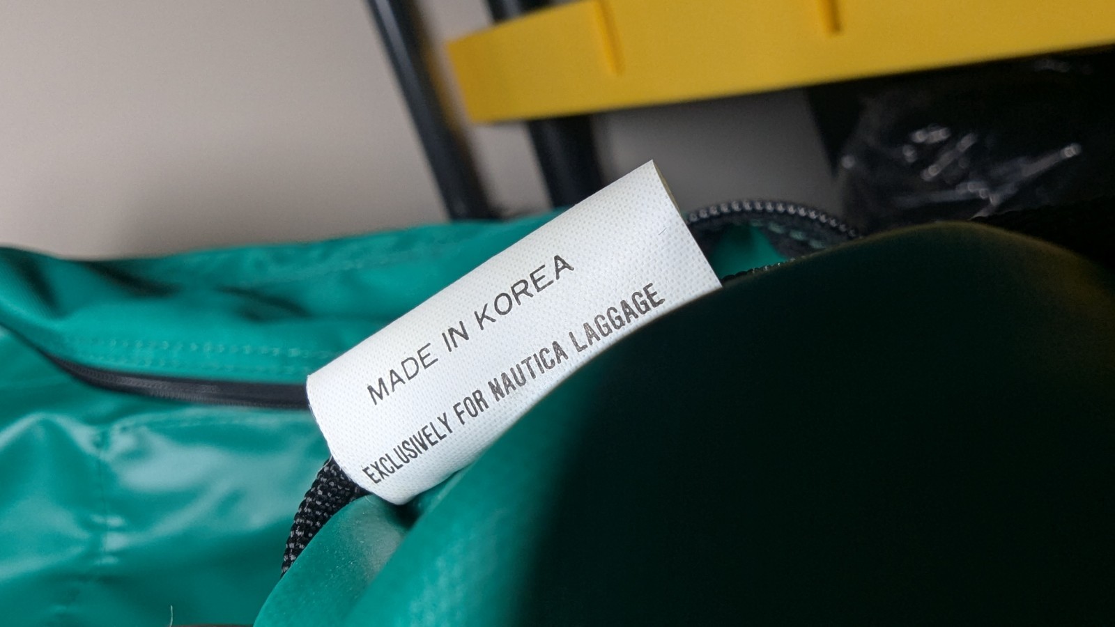 Team Nautica USA Vintage 90’s Duffle Bag Carryon Green 22″ Keychain Super Clean!