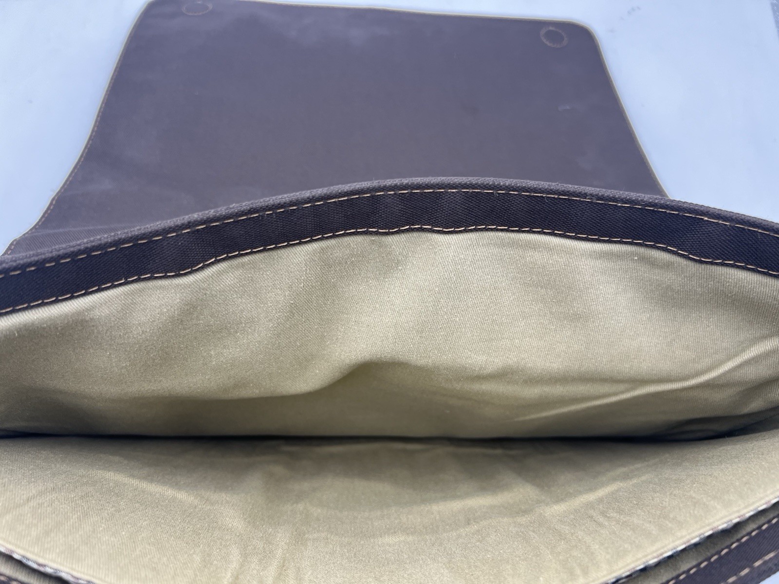Bacon Garth Slimster Brown Leather Crossbody Messenger Laptop Bag EUC!
