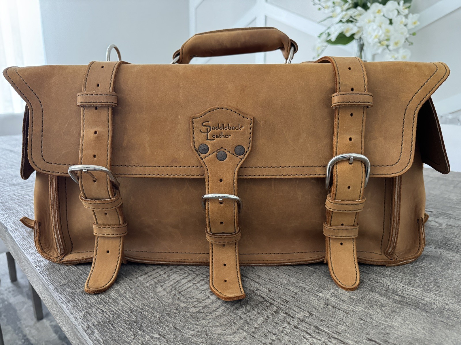 Saddleback Leather Side Pocket Duffle Original Papayrus Logo – Unused Condition