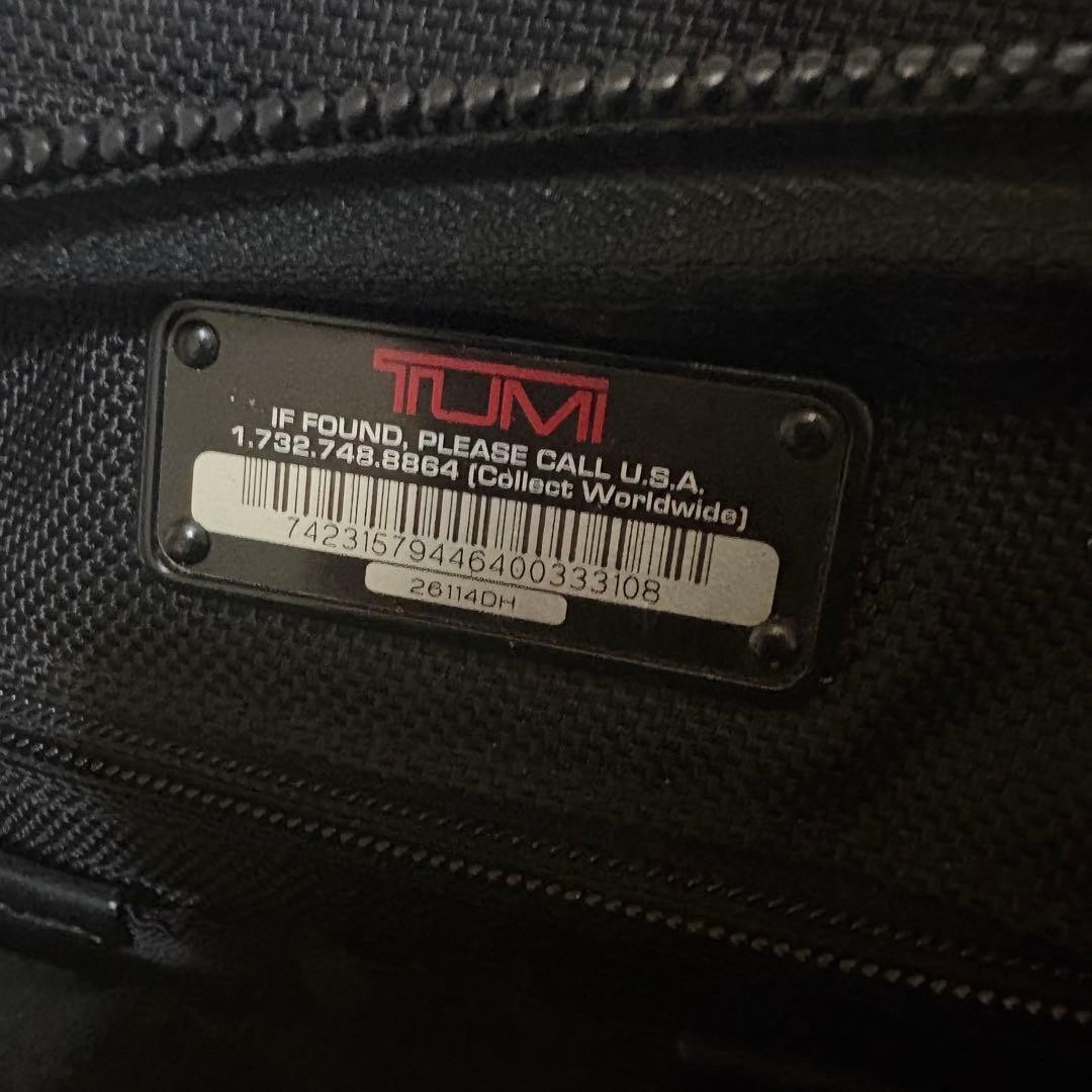 TUMI Compact Large Screen Computer Briefcase 48cm/18.9in 33cm/13in Black