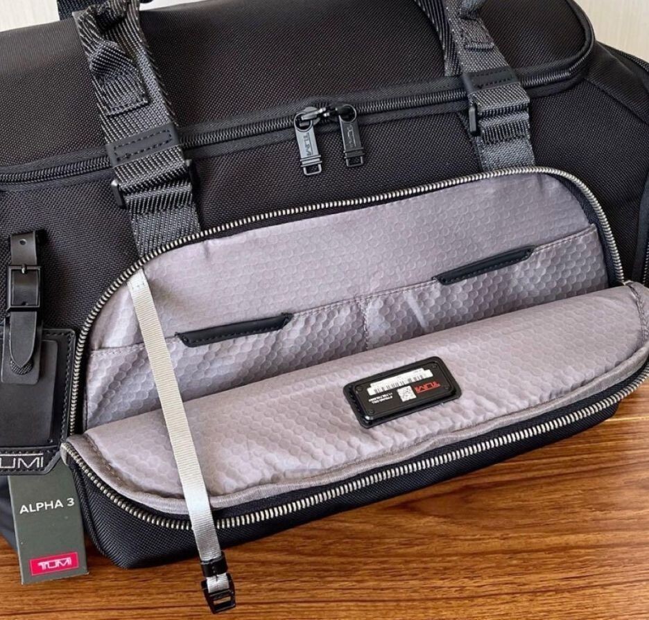 NEW TUMI Alpha Bravo MASON DUFFEL 232722 Black Bag Boston Bag Golf Bag