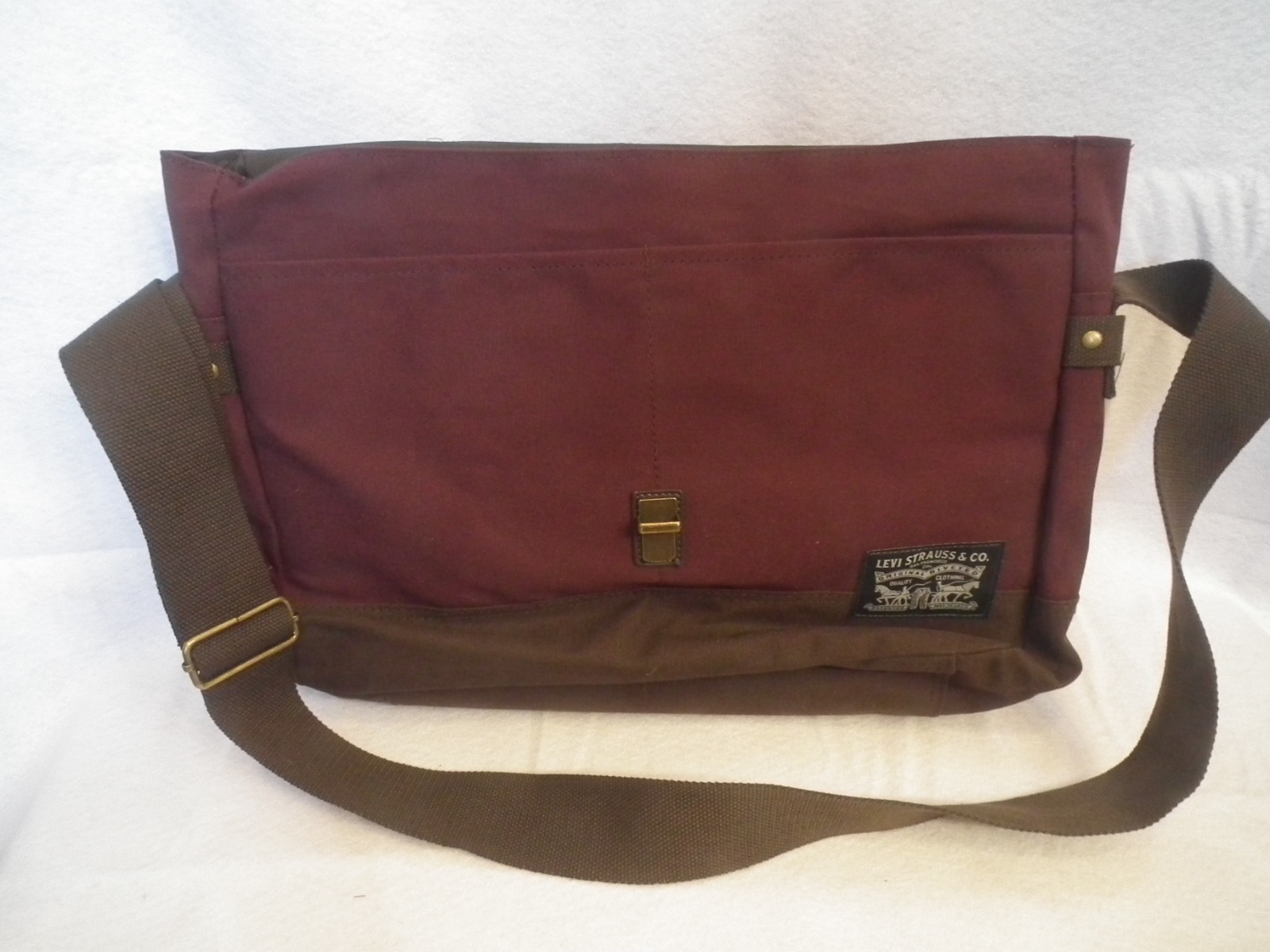 Levi’s Messenger Bag Burgundy Maroon and Brown Canvas Crossbody Large NWT