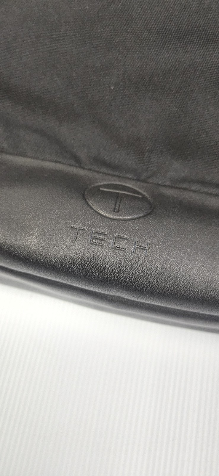 TUMI T-TECH 16” Messenger Laptop Nylon Black Bag 67740D with Shoulder Strap