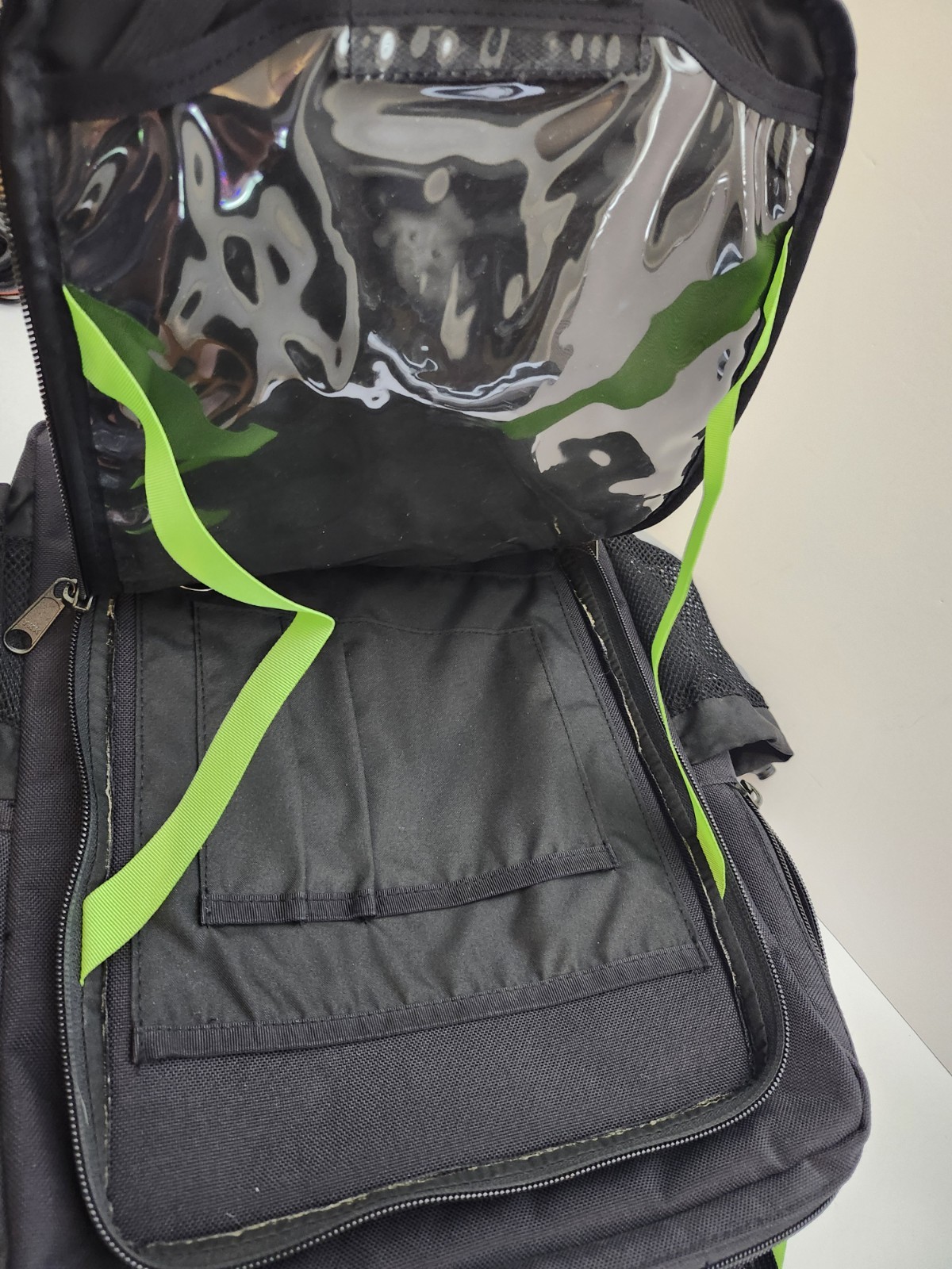 ThinkGeek Bag of Holding Con Survival Messenger Shoulder Bag Black Green