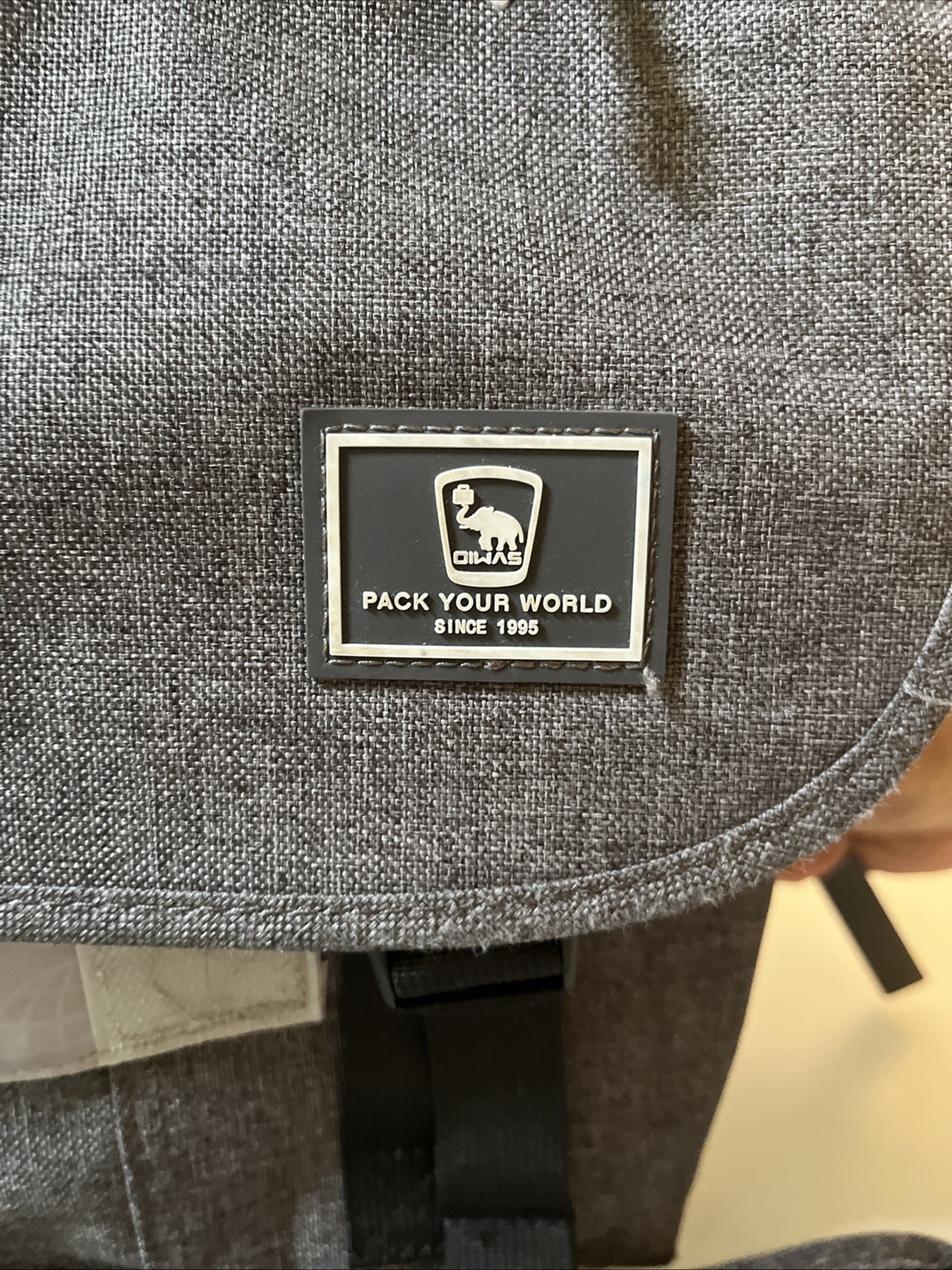 Oiwas Messenger Bag