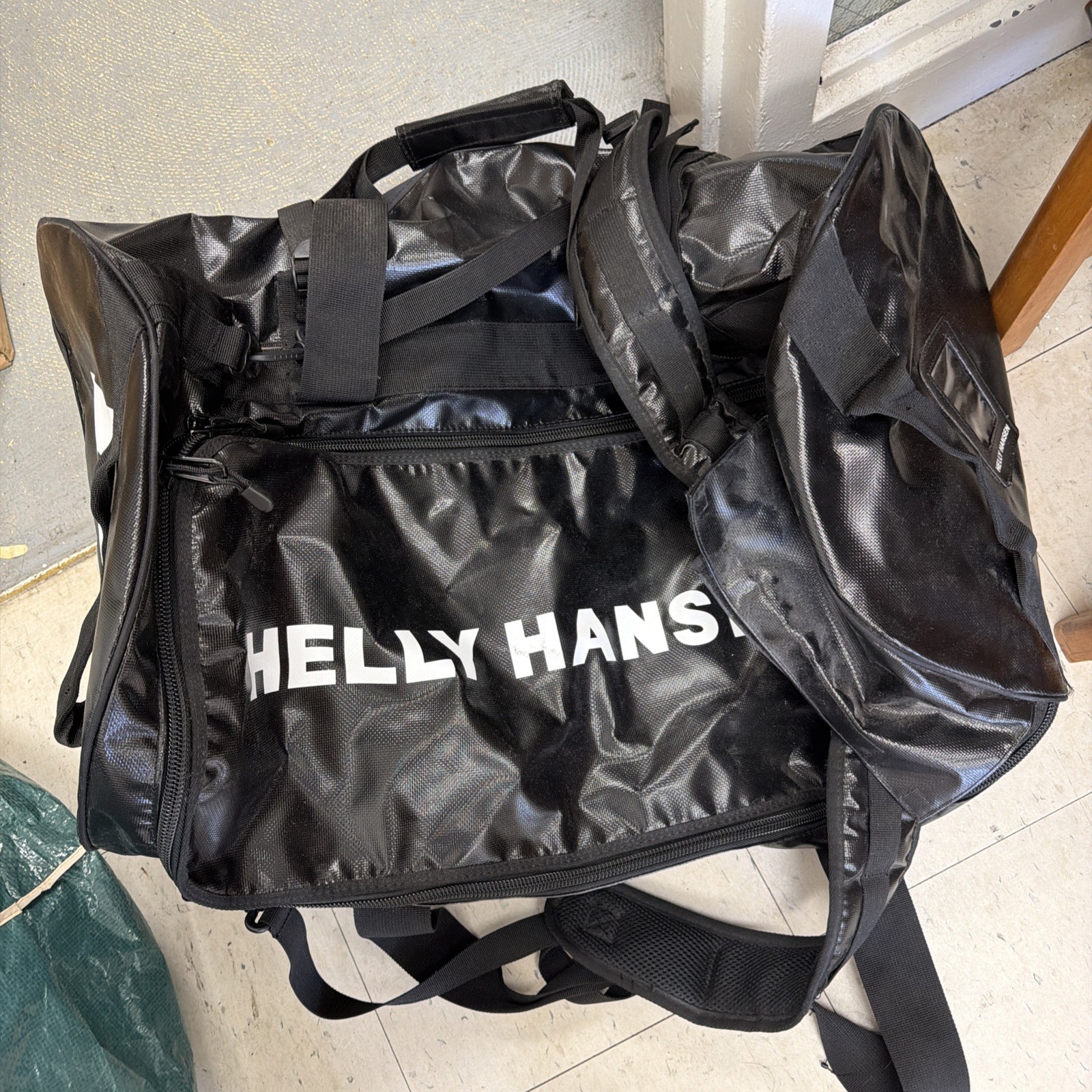 Helly Hansen Duffel Bag Large Water-Resistant Heavy-Duty Shoulder Strap Rucksack