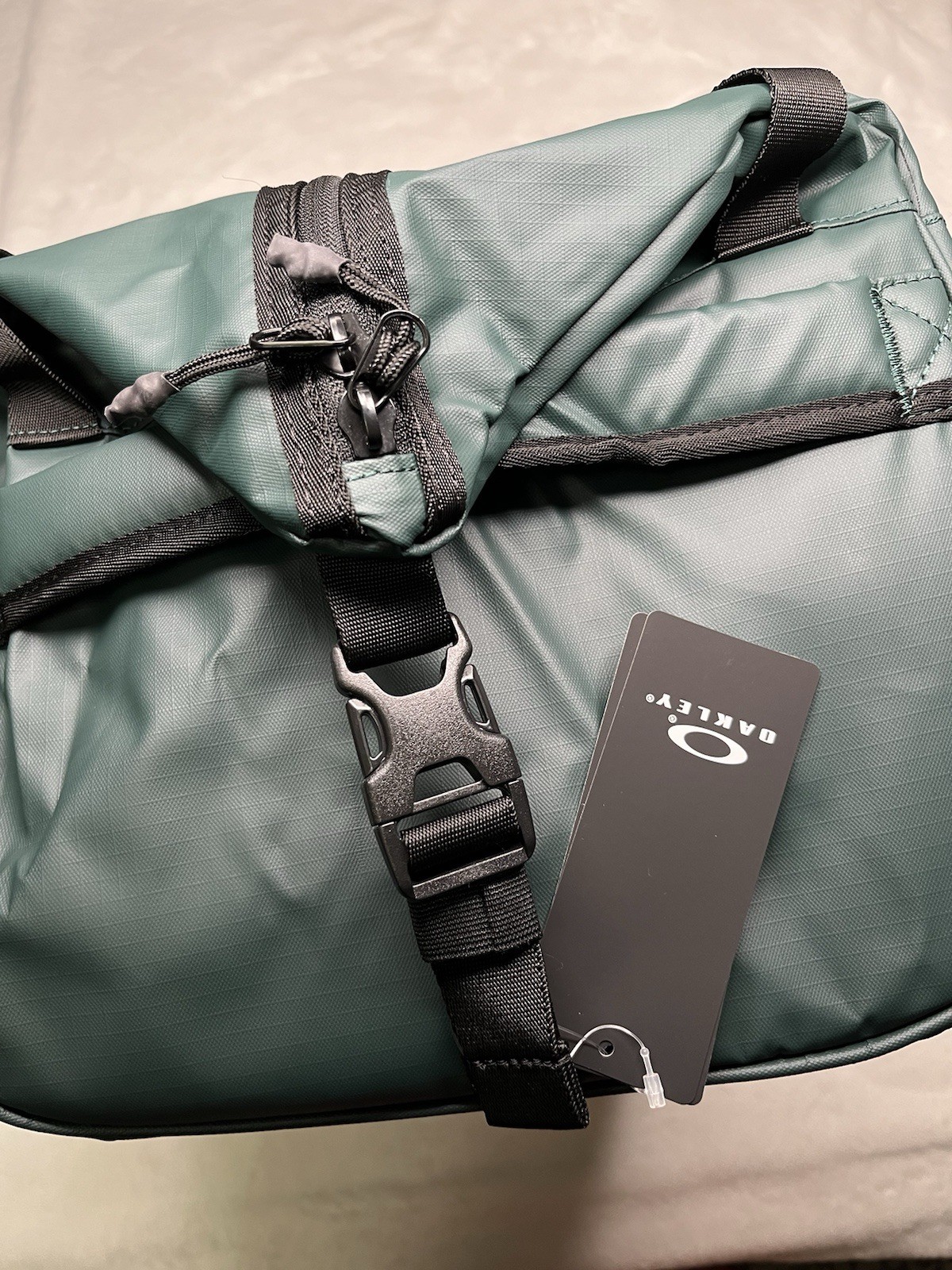 NEW $140 Oakley Road Trip RC Duffle Travel Bag 50L Green Backpack FOS901037 Gym