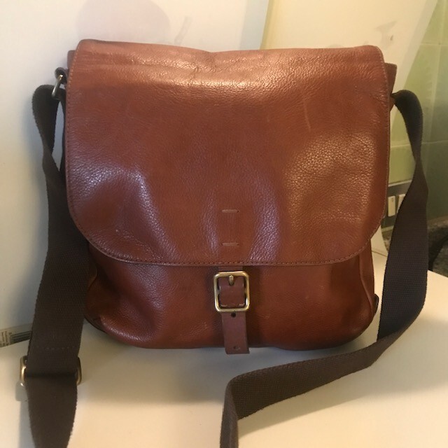 FOSSIL Men’s Postman Style Soft Leather Shoulder Bag Size M