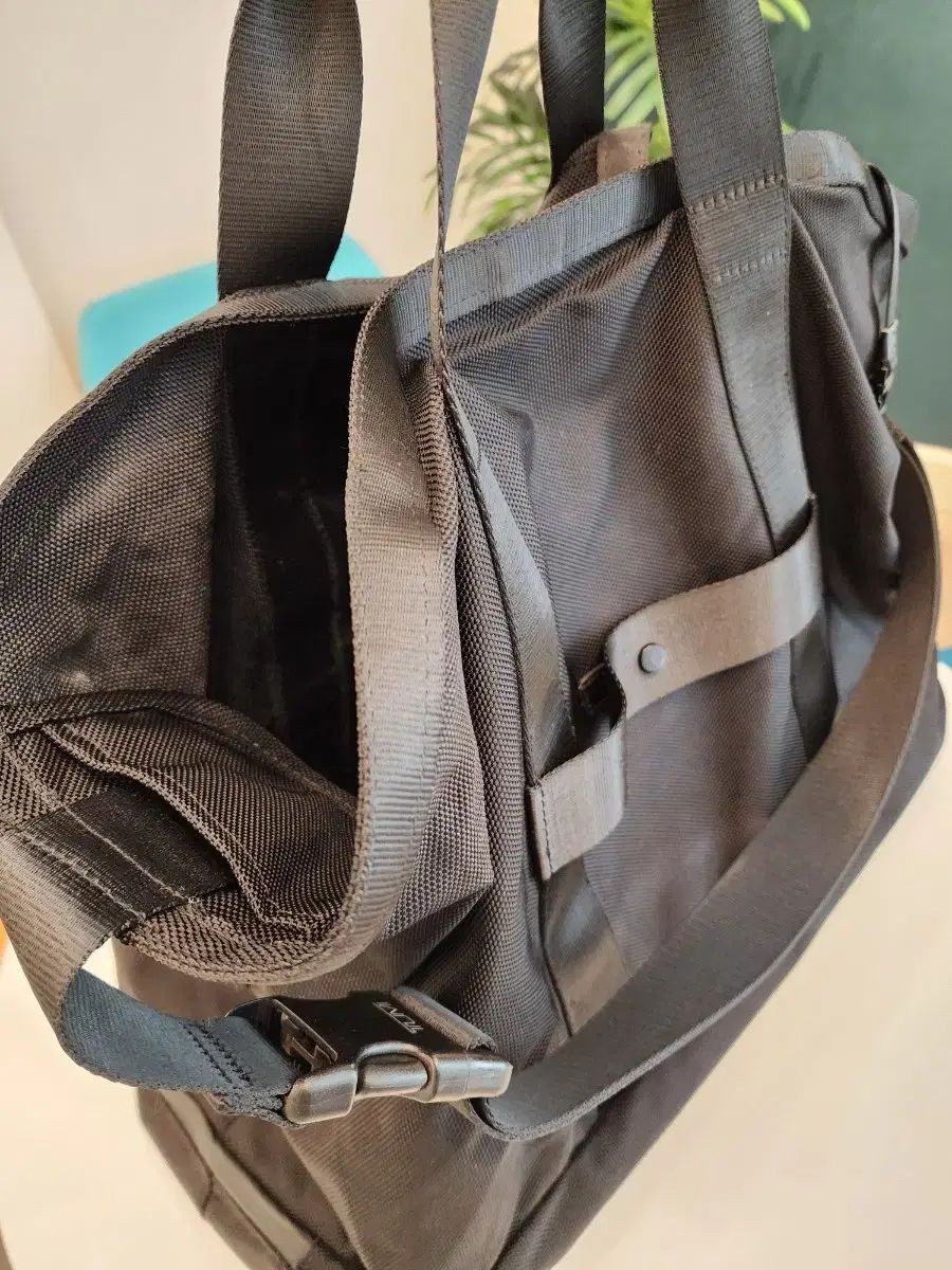 TUMI Alpha3 Two