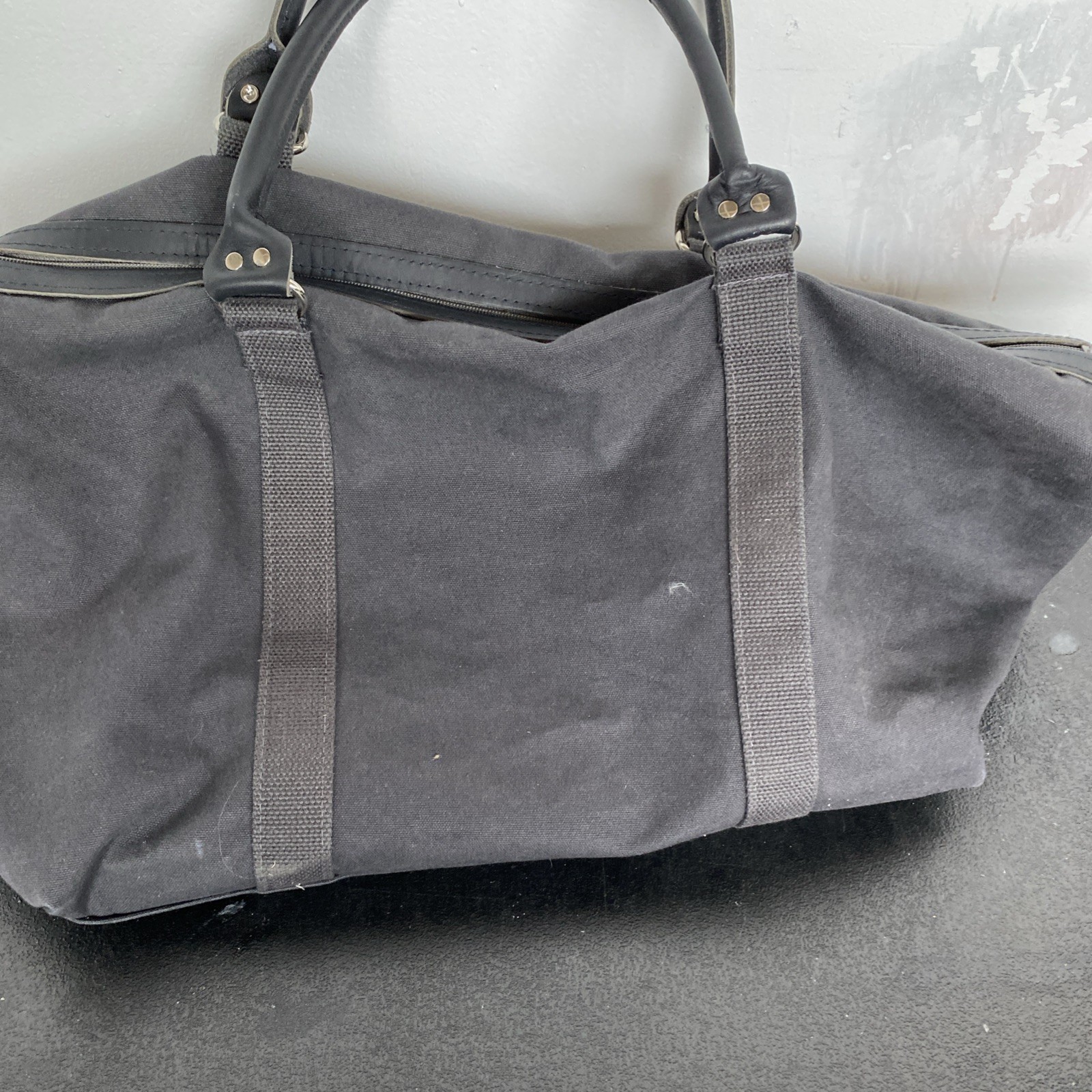 Scarborough & Tweed USA Branded Gray Canvas Bag Leather Handles – no strap