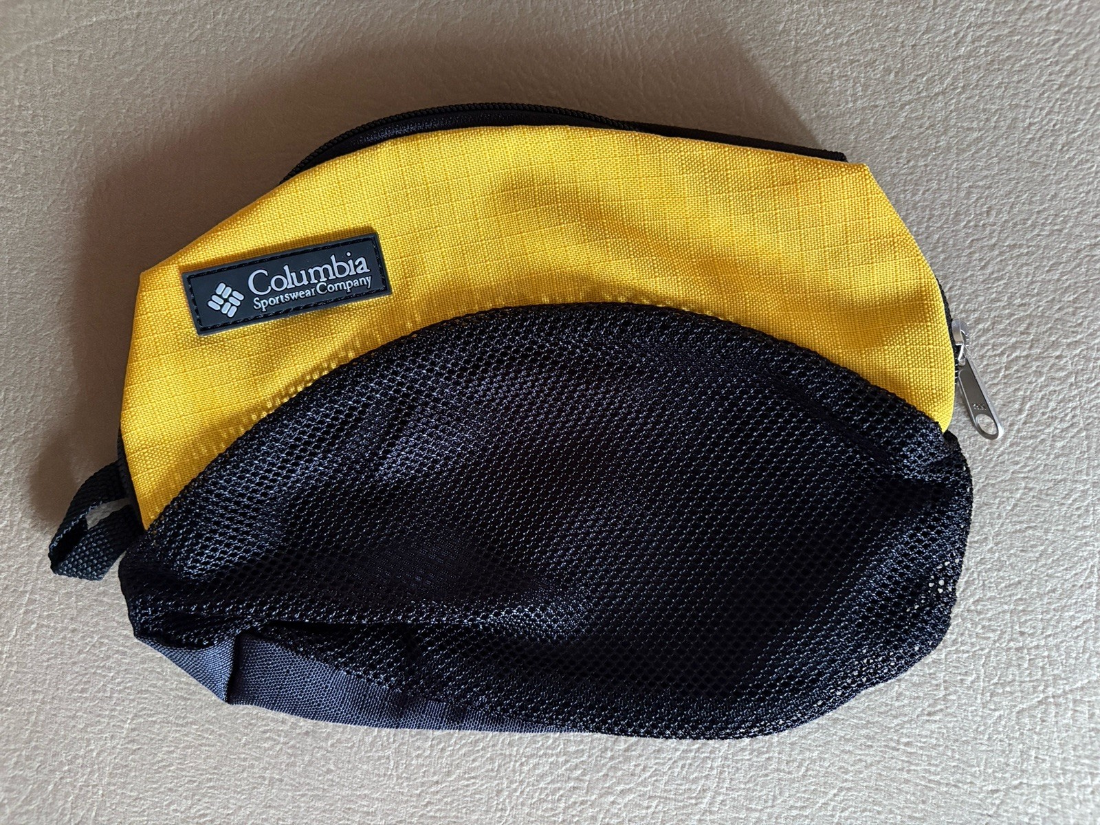New Columbia Packing Pouch Black And Yellow – Zipper Close, Mesh Lining, 10×7